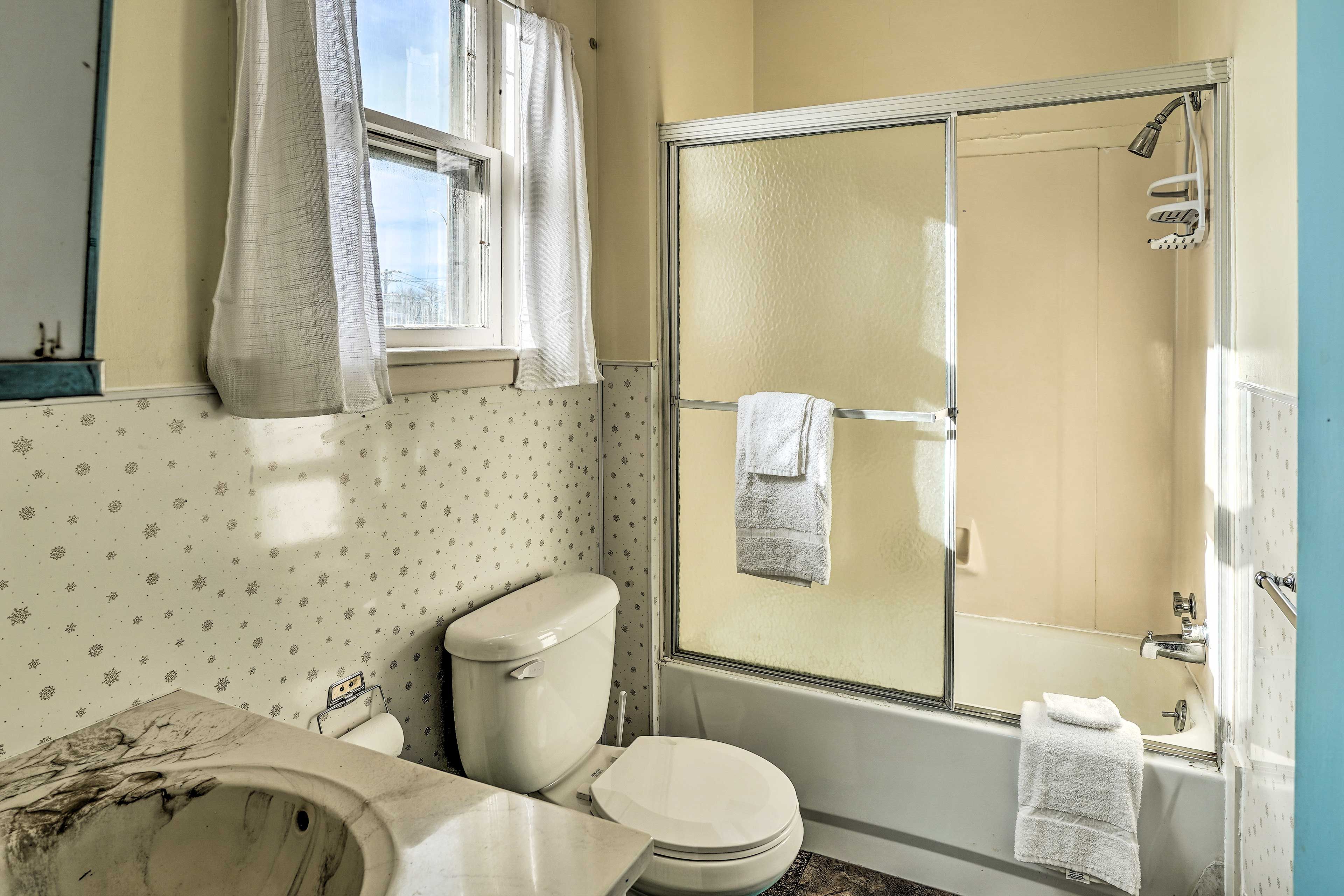 Full En-Suite Bathroom