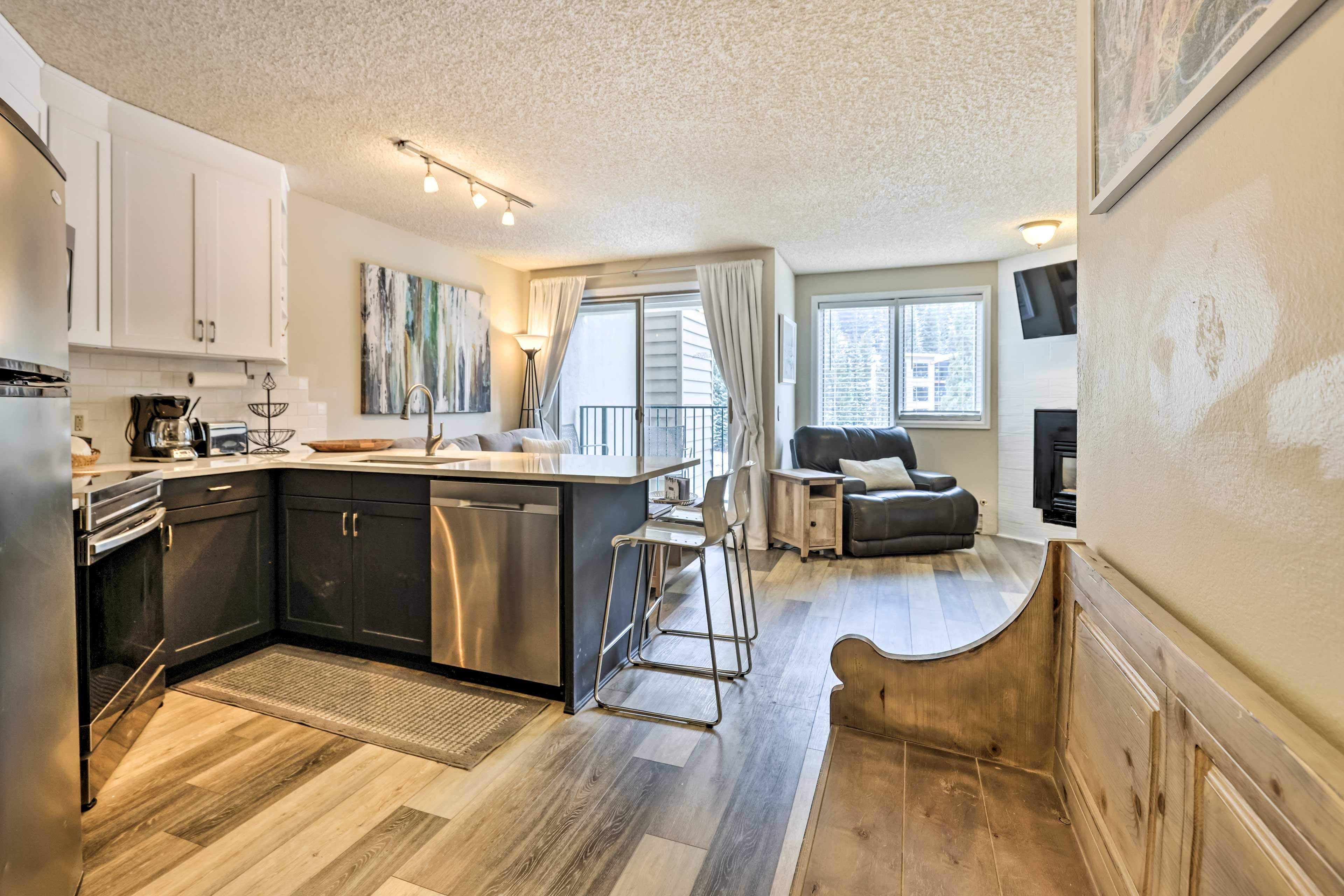 Kitchen | Free WiFi | Towels & Linens | Pet Fee | No A/C