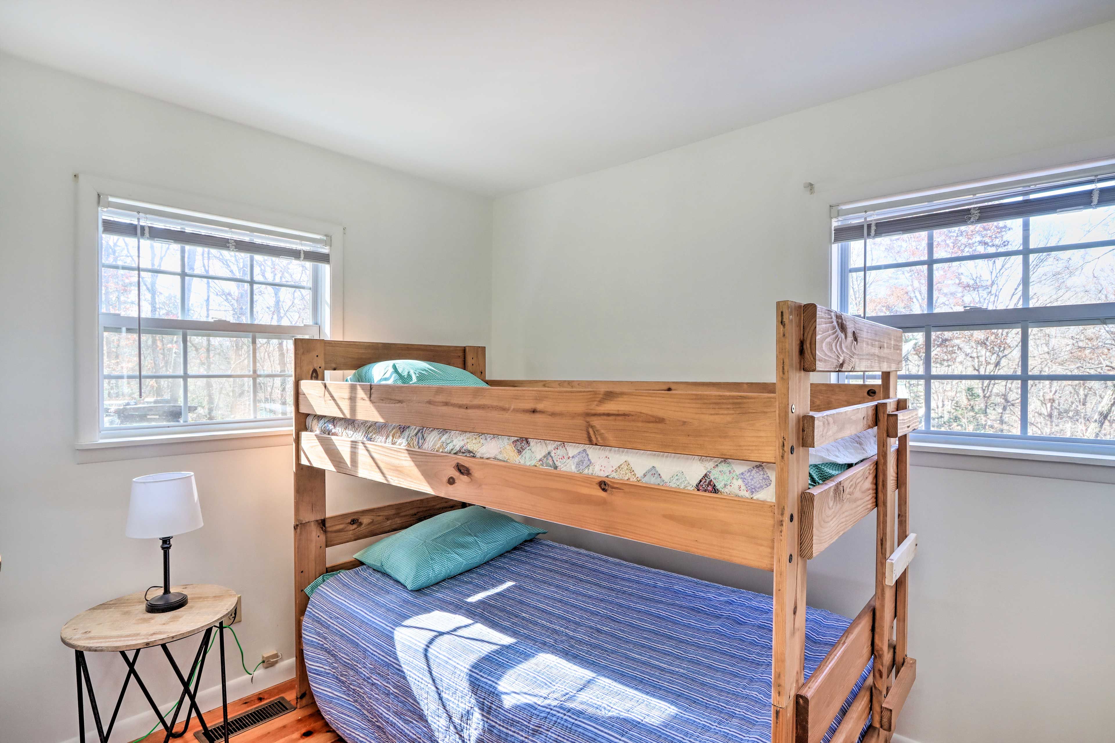Bedroom 3 | Twin Bunk Bed | 1st Floor