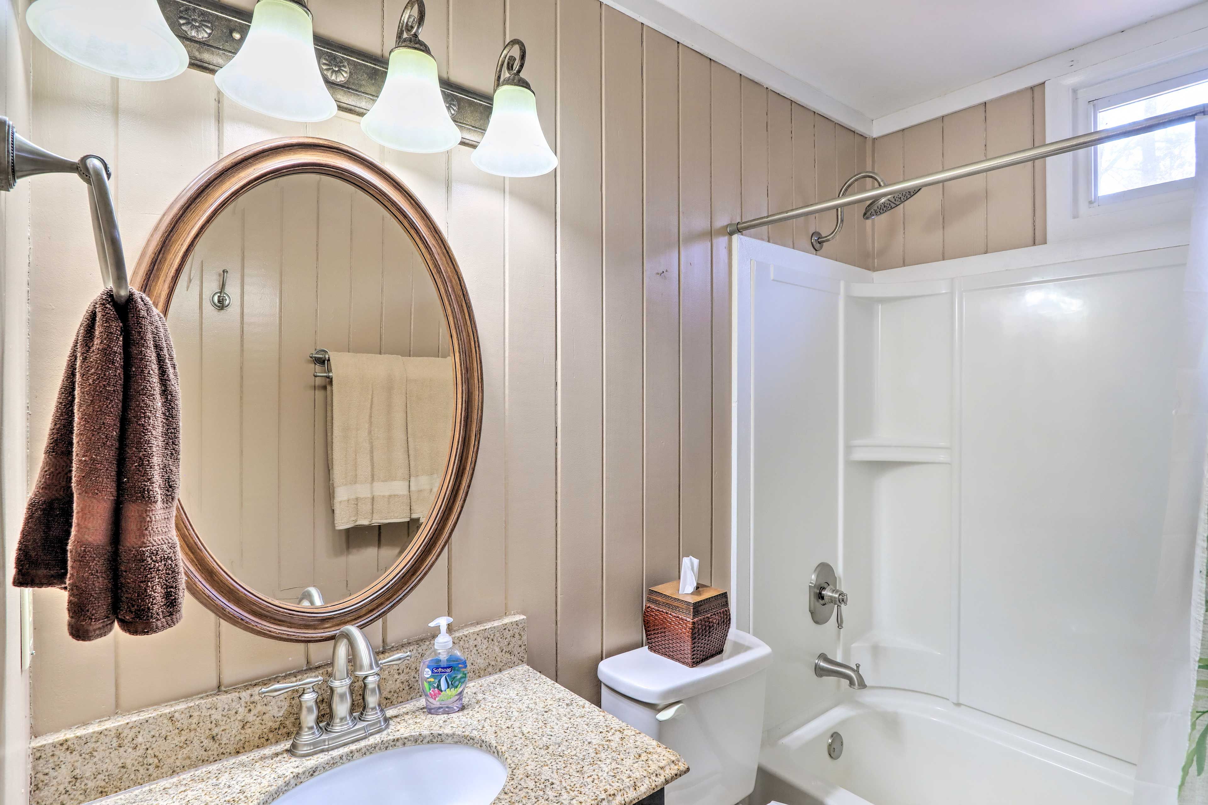 Full Bathroom | 1st Floor