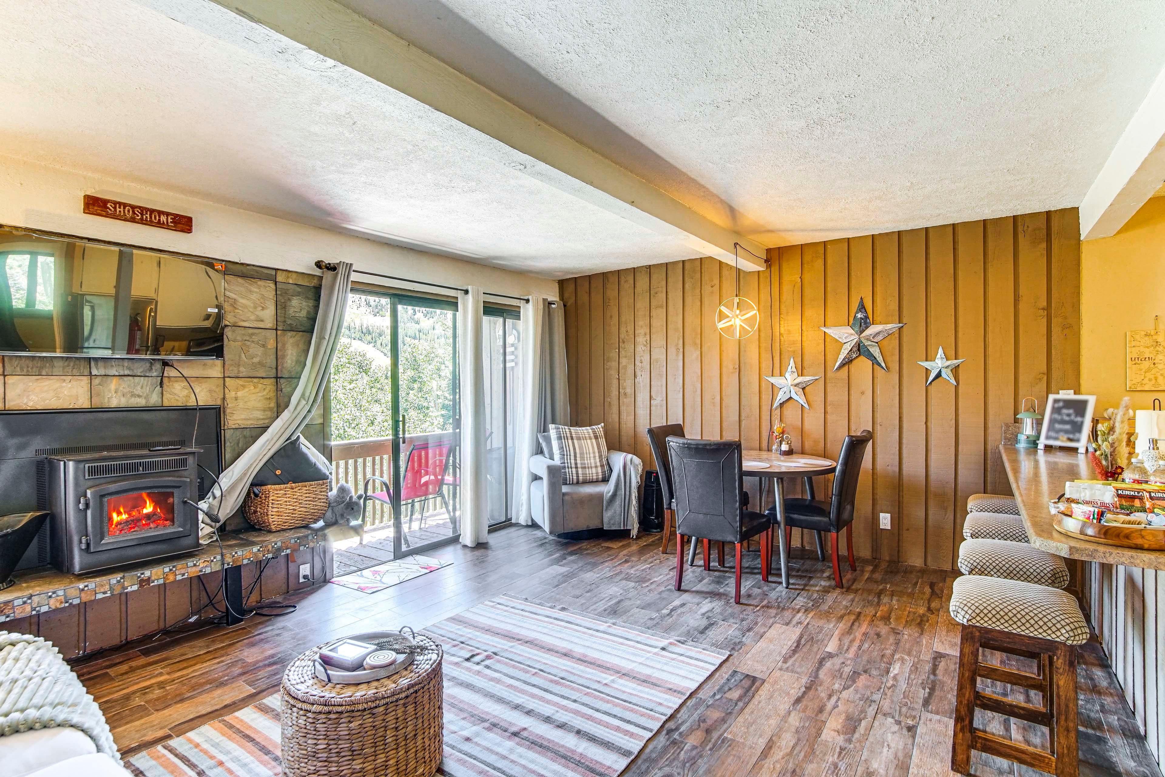 Living Room | Free WiFi | Central Heat | Wood-Burning Fireplace