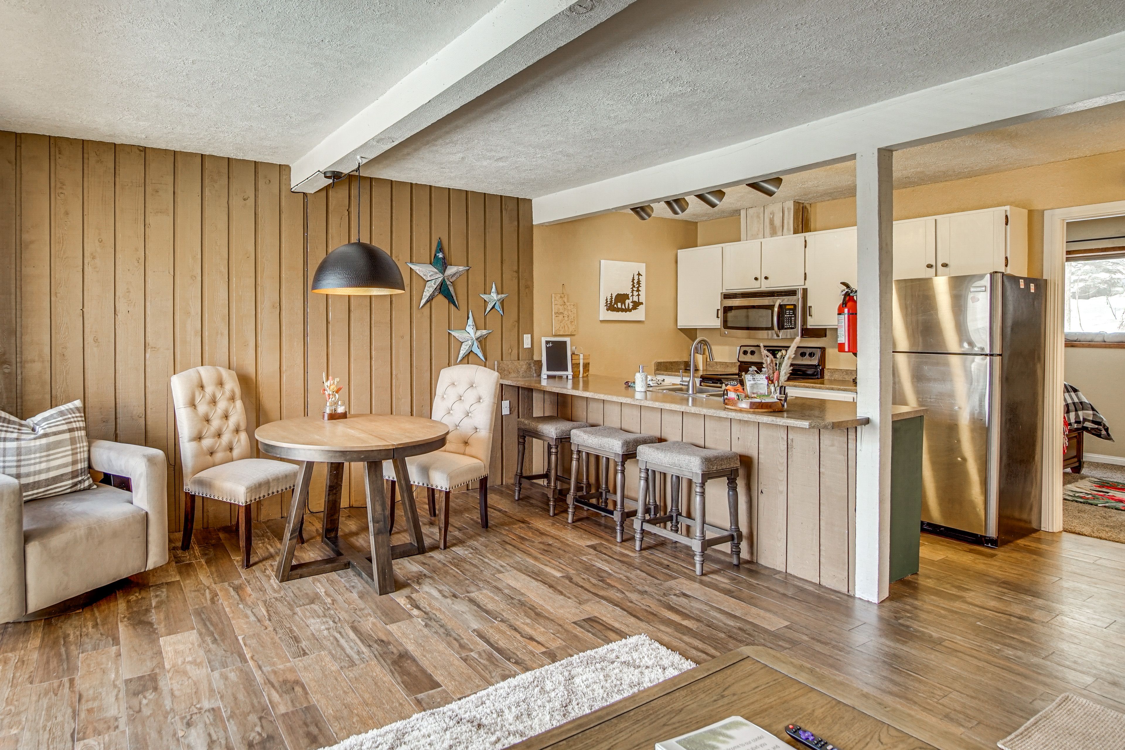 Dining Table | Breakfast Bar | Dishware & Flatware