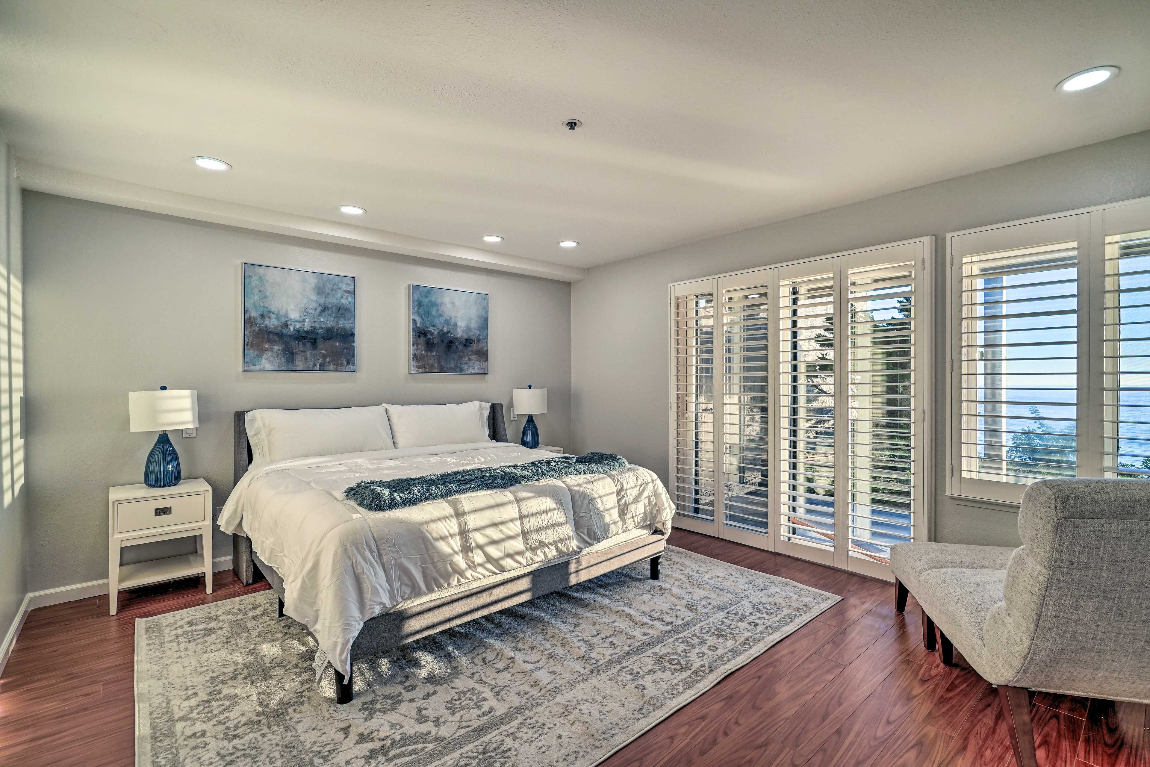 Bedroom 1 | Main Level | King Bed | Linens Provided | Smart TV