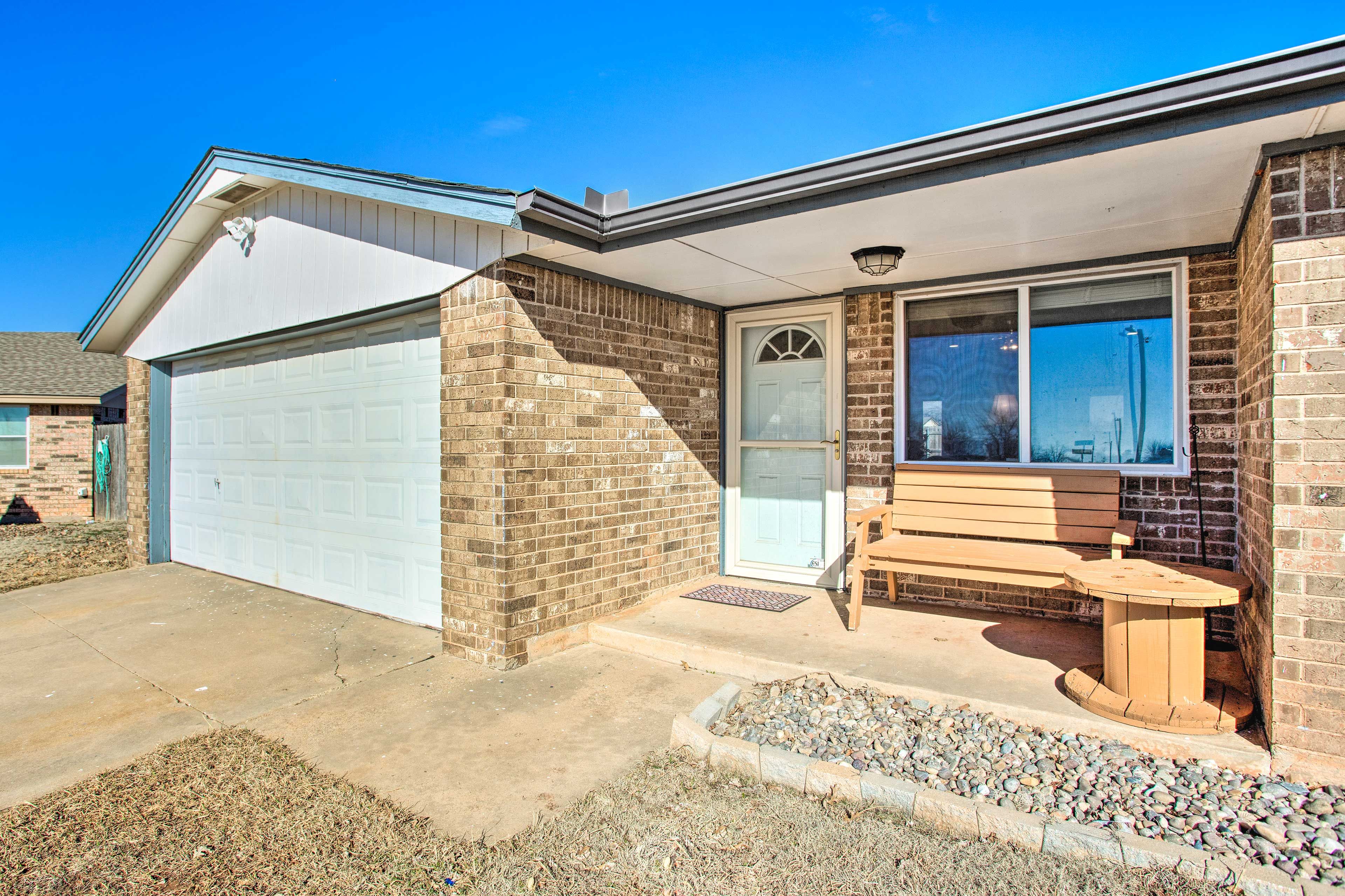 Exterior | Driveway (2 Vehicles)