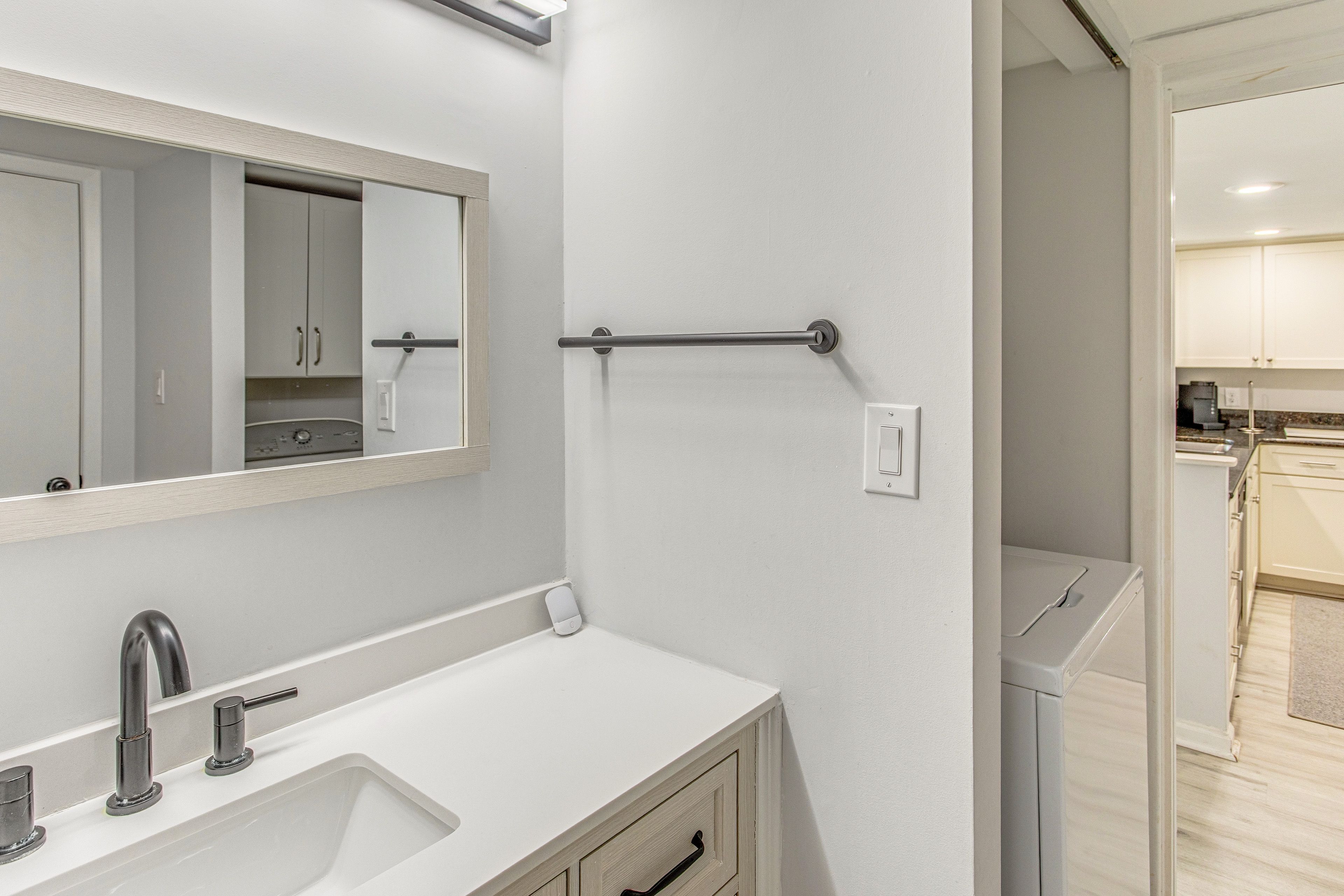 Full Bath | Laundry Room