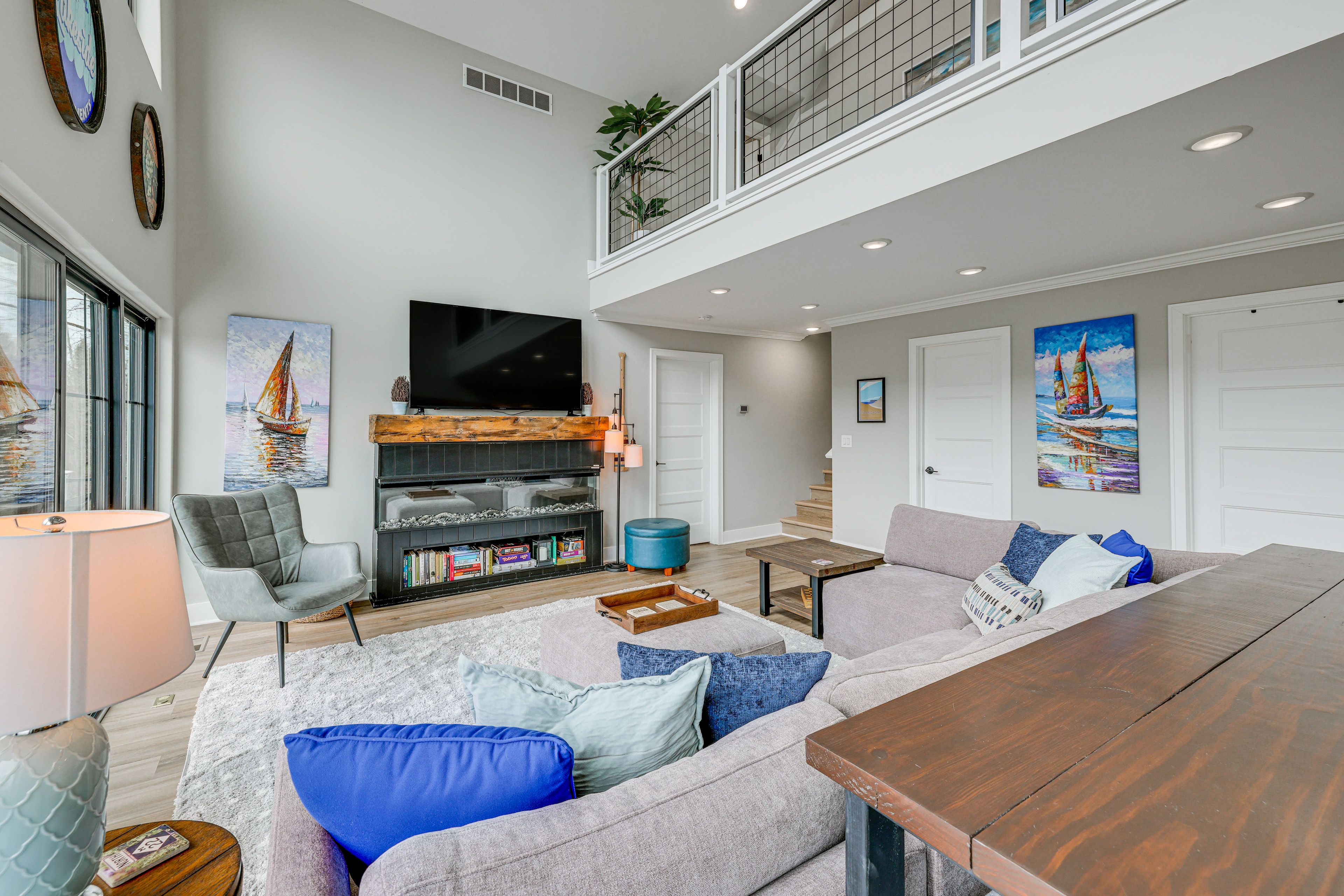 Living Room | Free WiFi | Smart TV | Central A/C | Fireplace | Main Level