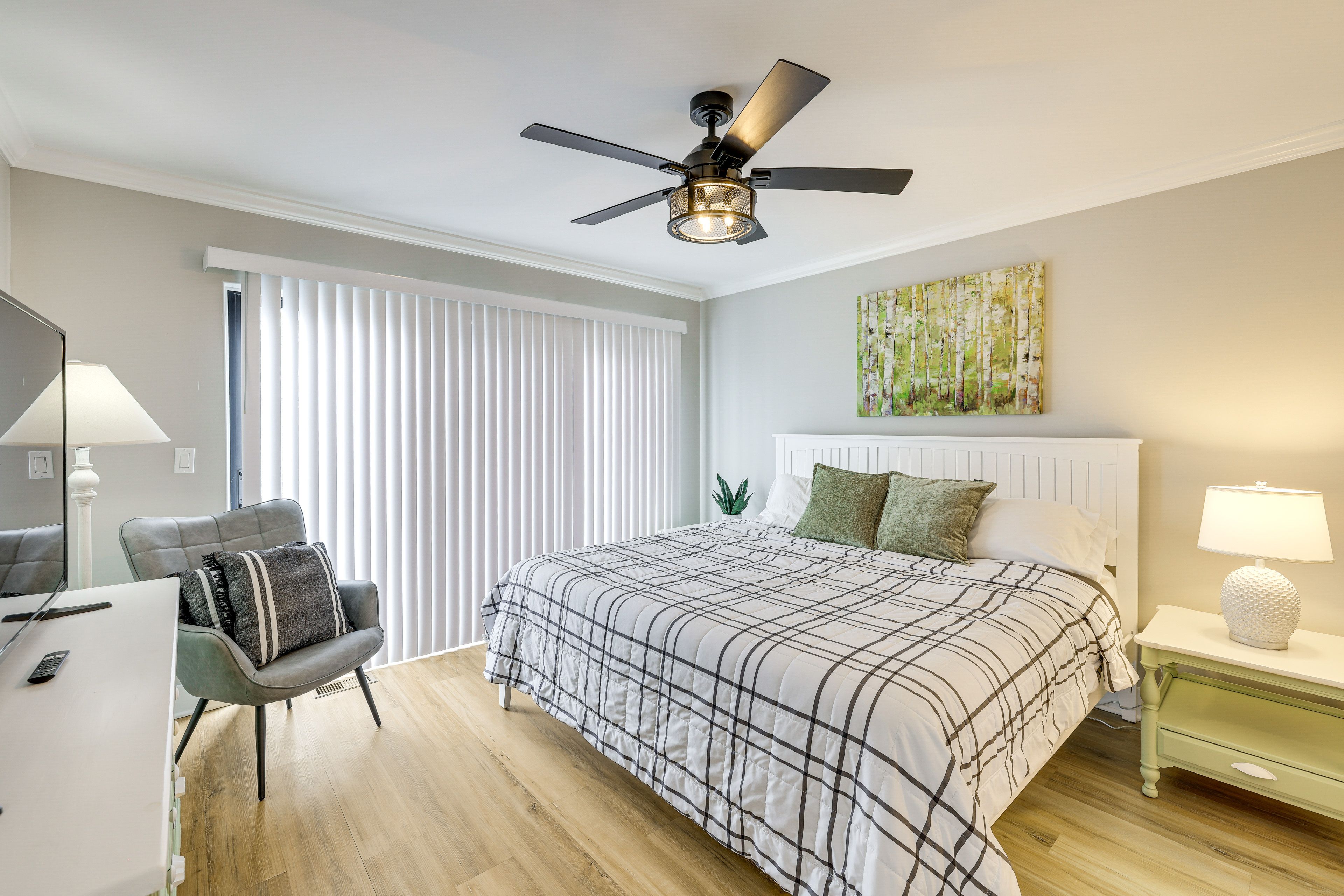 Bedroom 2 | King bed | En-Suite Bathroom | Deck Access | Smart TV | Main Level