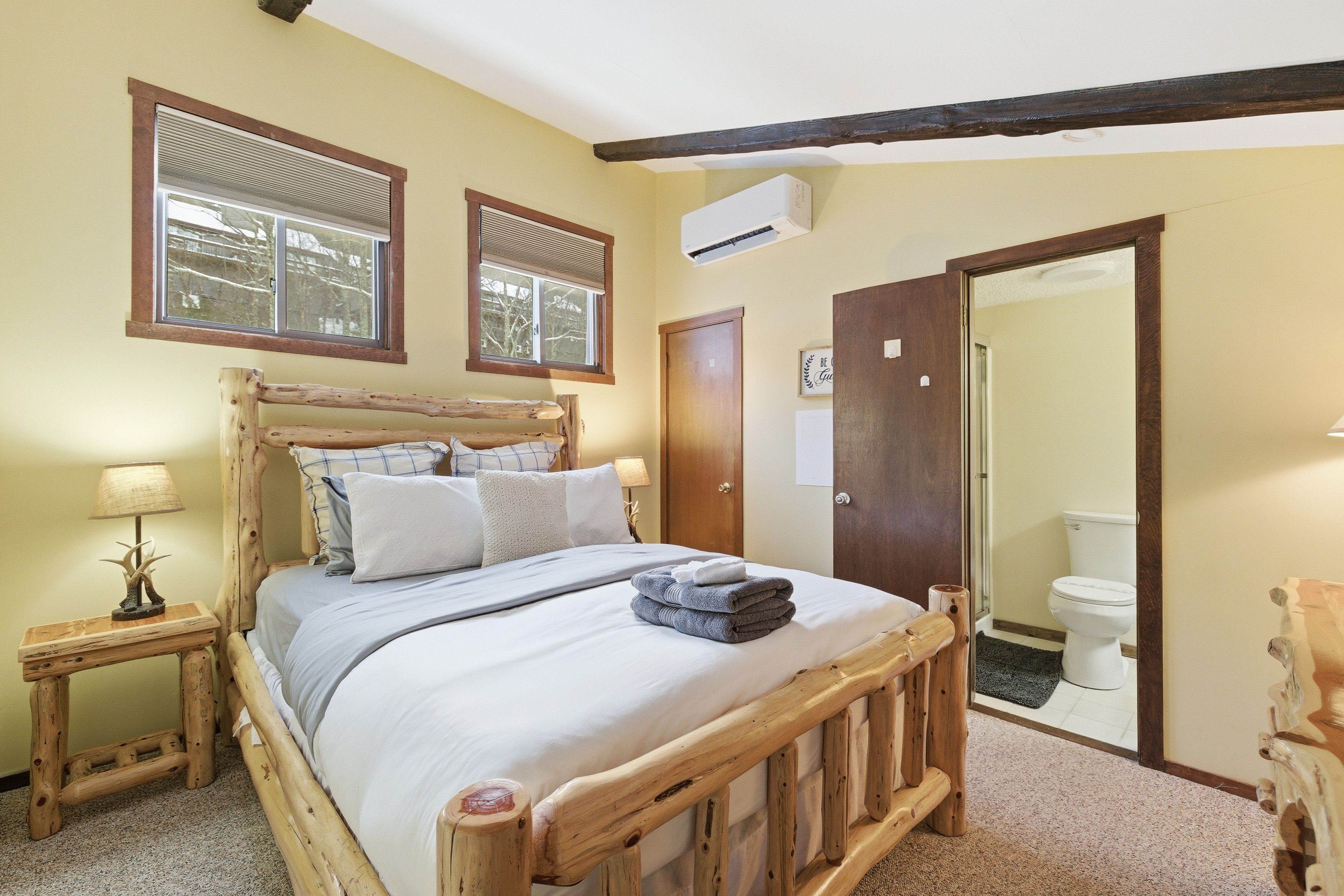 Bedroom 1 | Queen Bed | En-Suite Bathroom | 2nd Floor