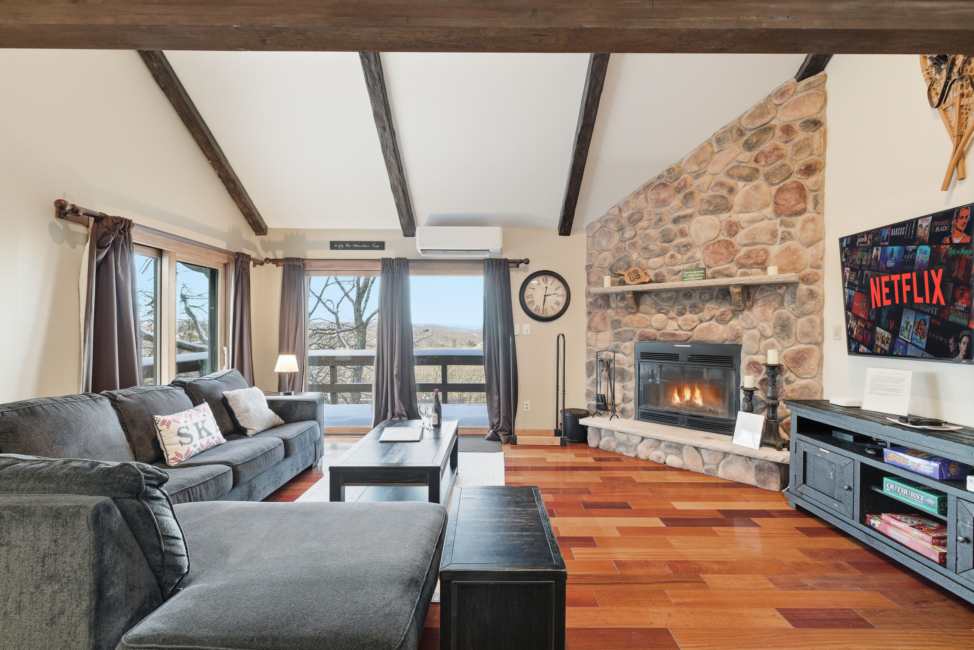 Tannersville Vacation Rental | 3BR | 2.5BA | 1,450 Sq Ft | Stairs Required