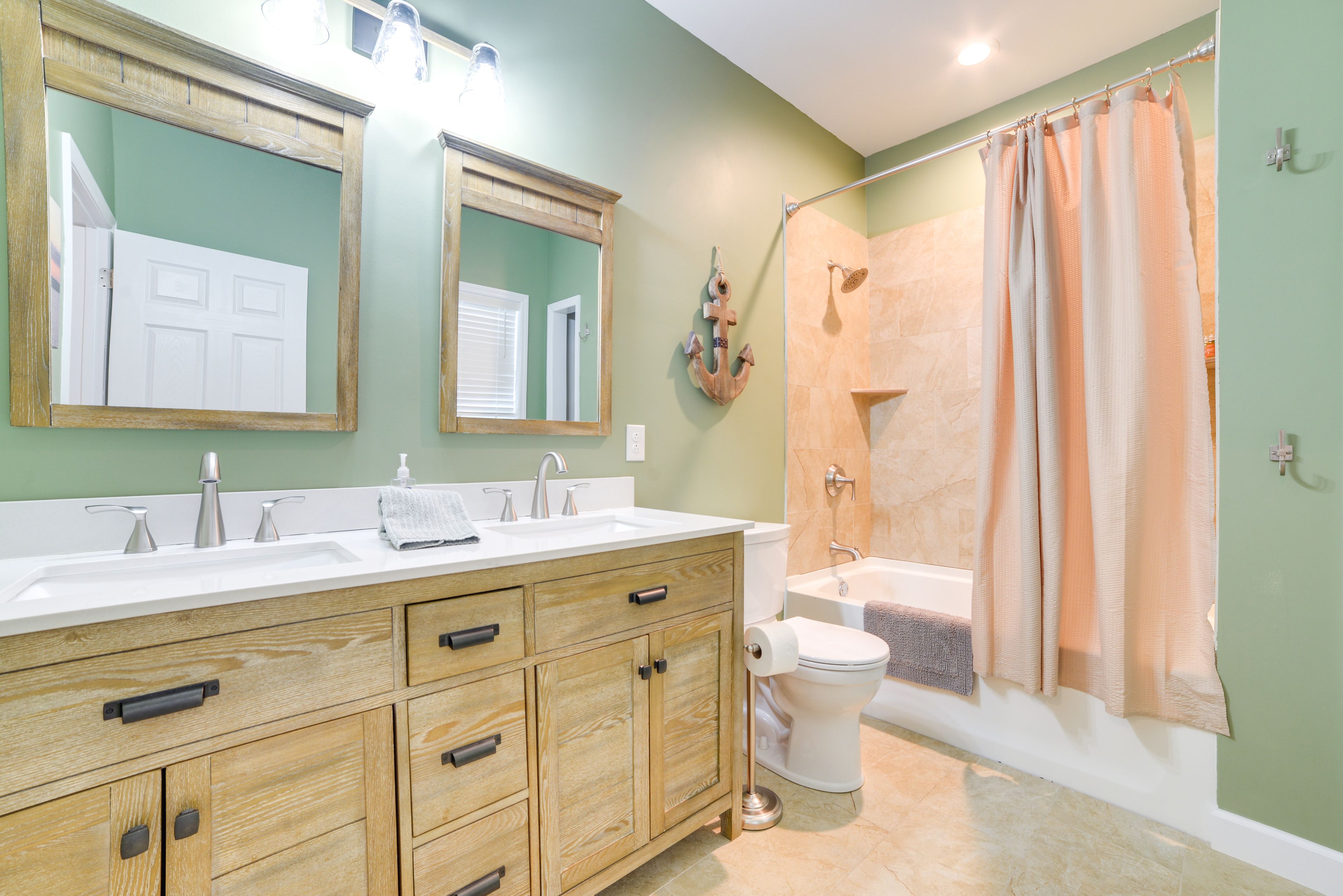 En-Suite Bathroom