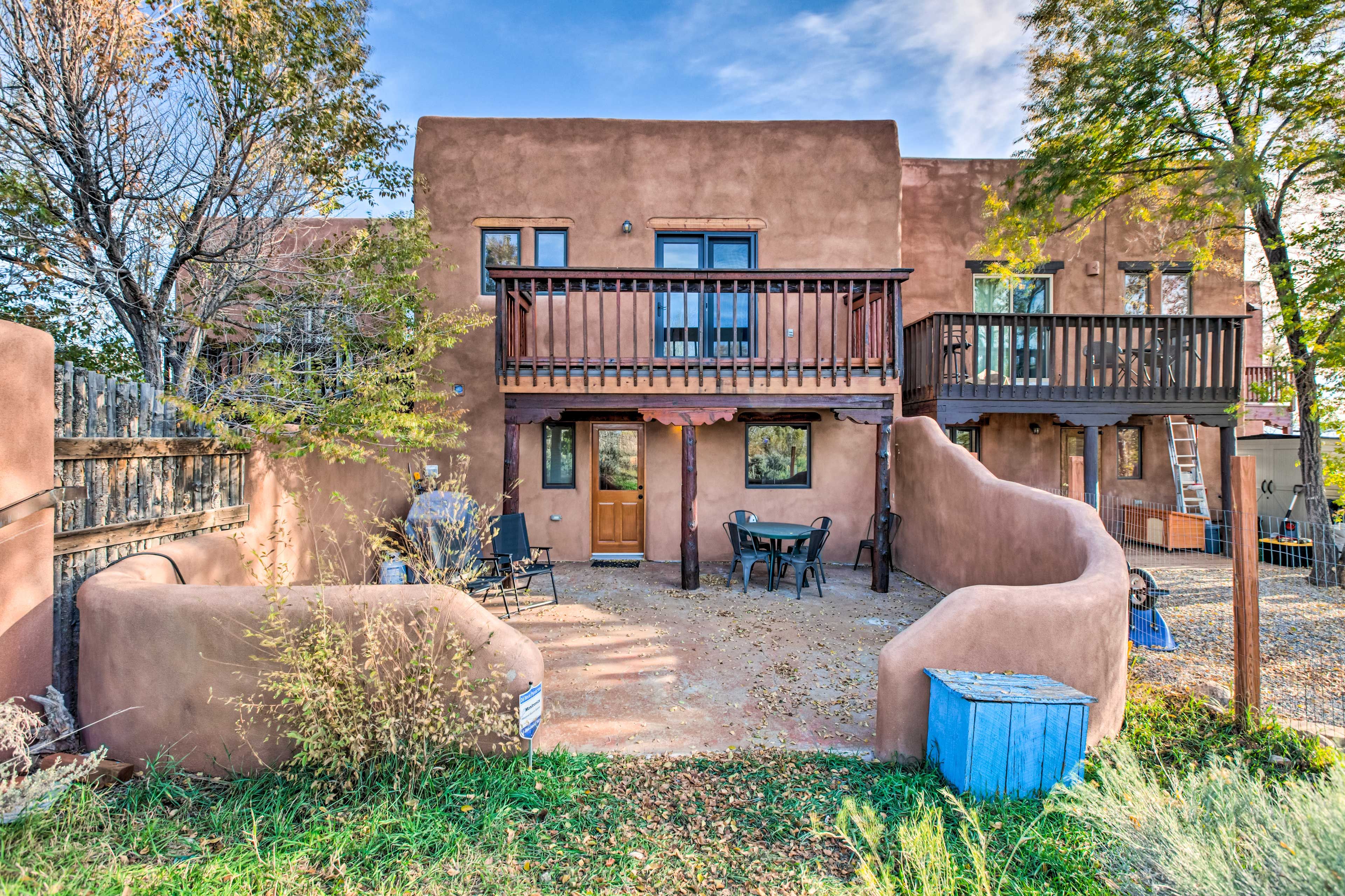Back Patio | Gas Grill | Dining Area