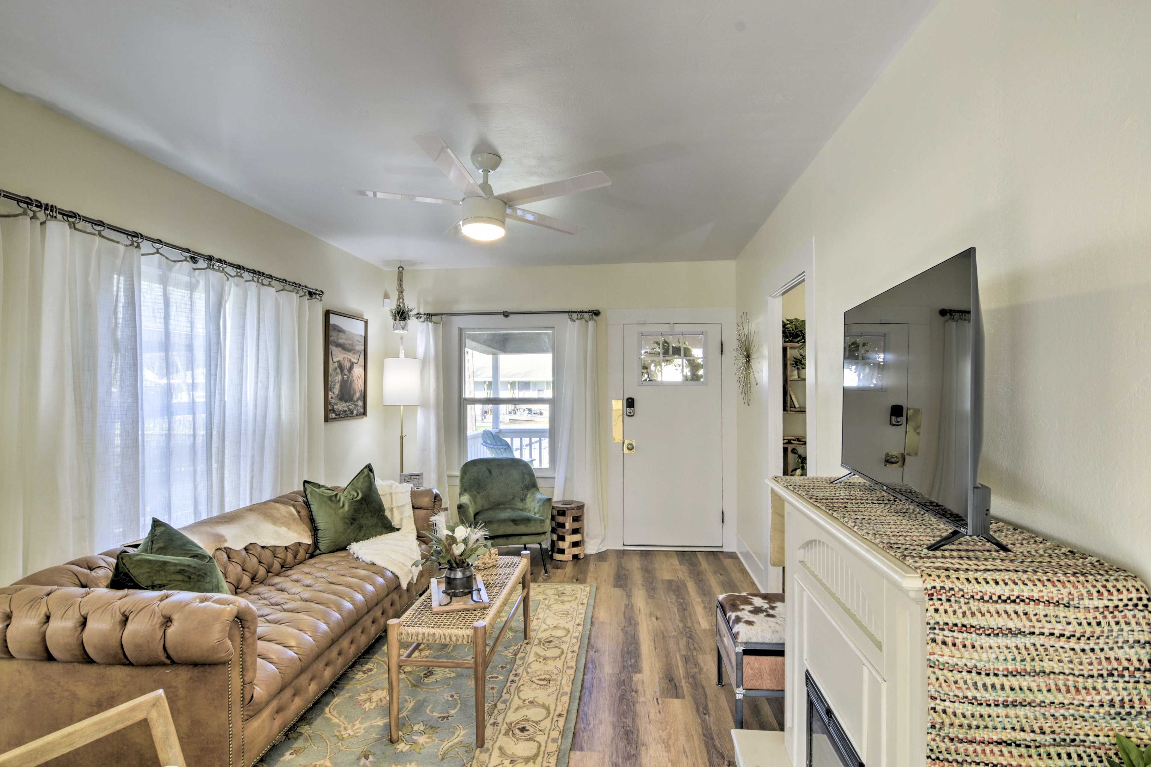 Living Room | Free WiFi | Smart TV | Central Heating