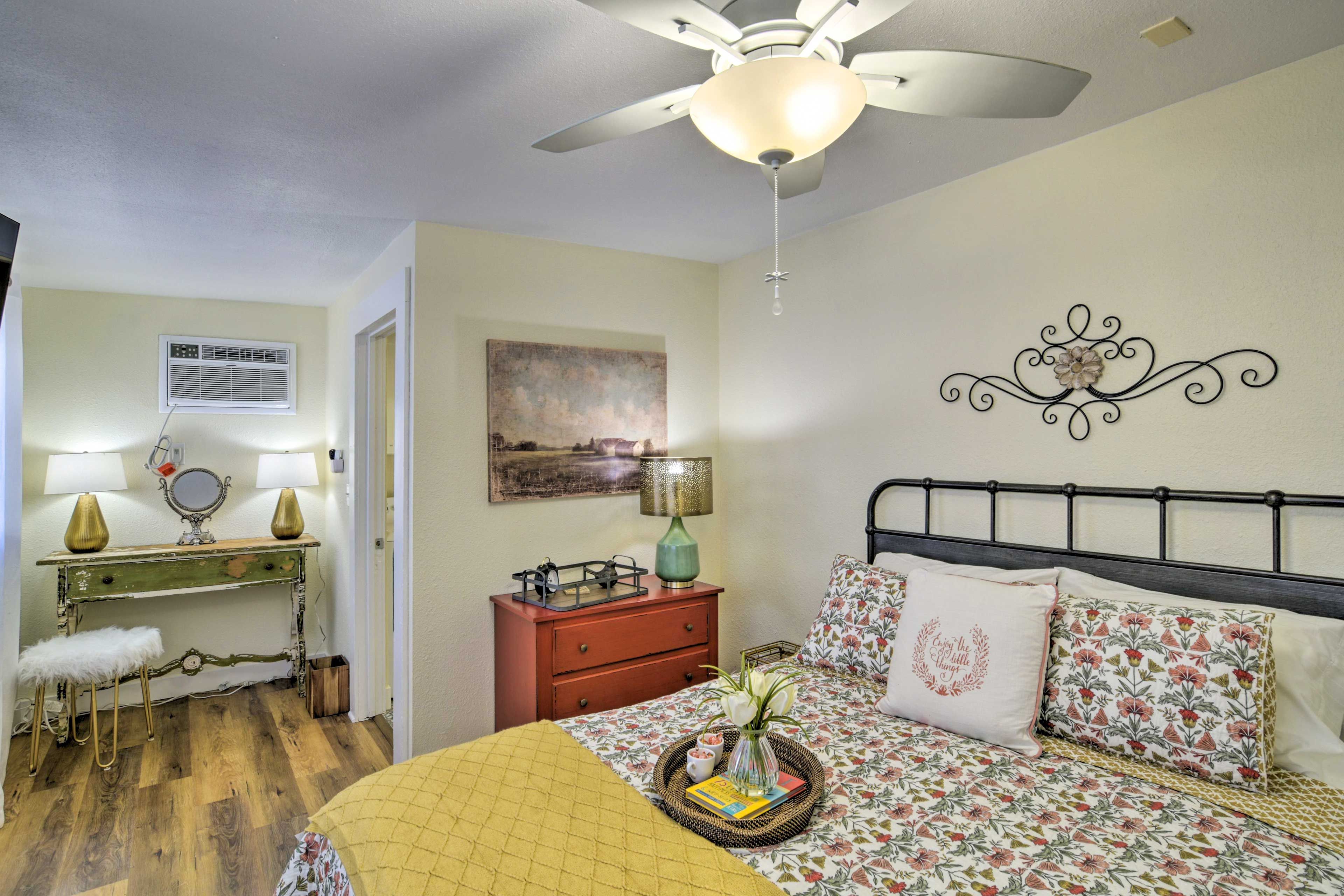 Bedroom 1 | Queen Bed | Linens Provided