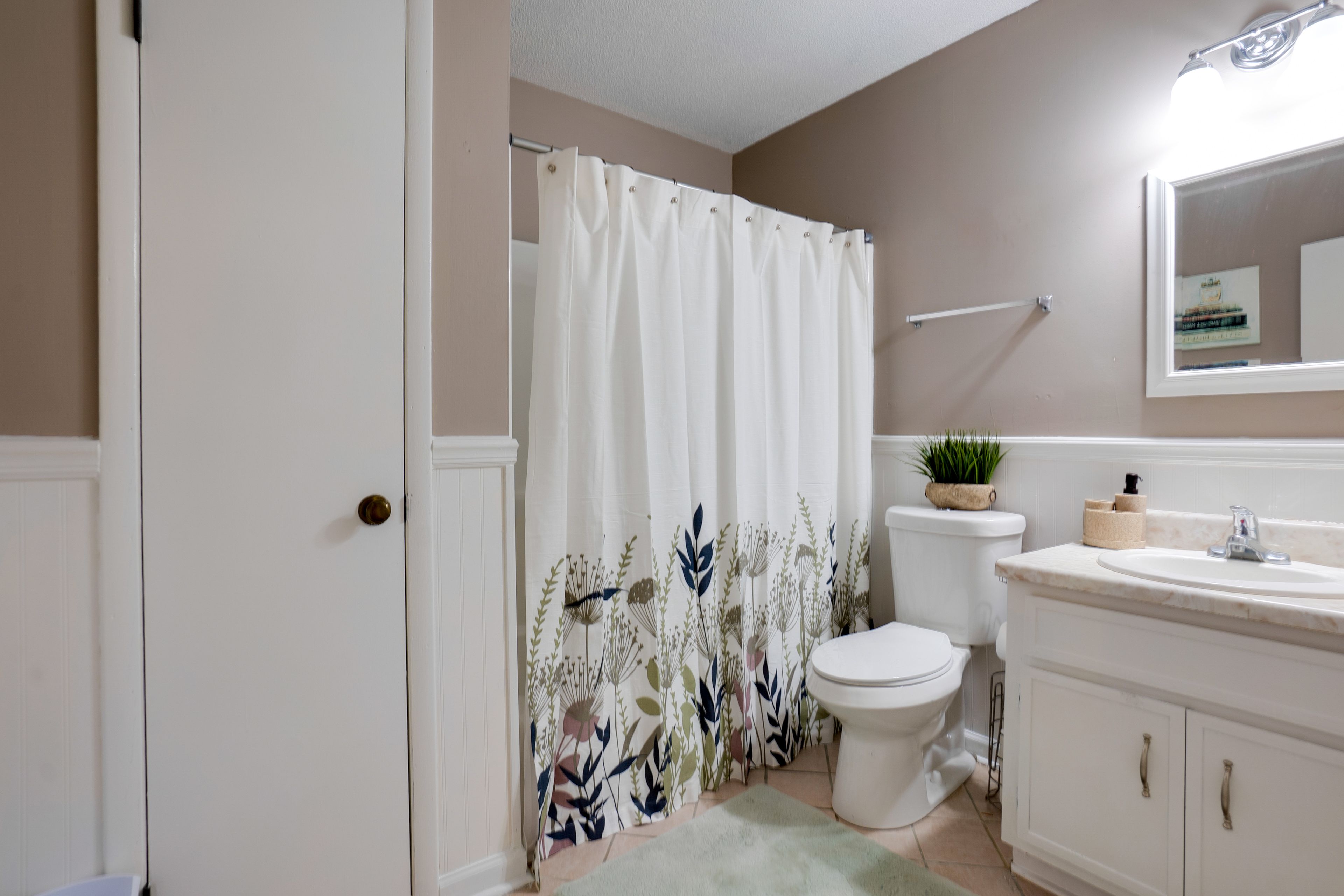 Full Bathroom