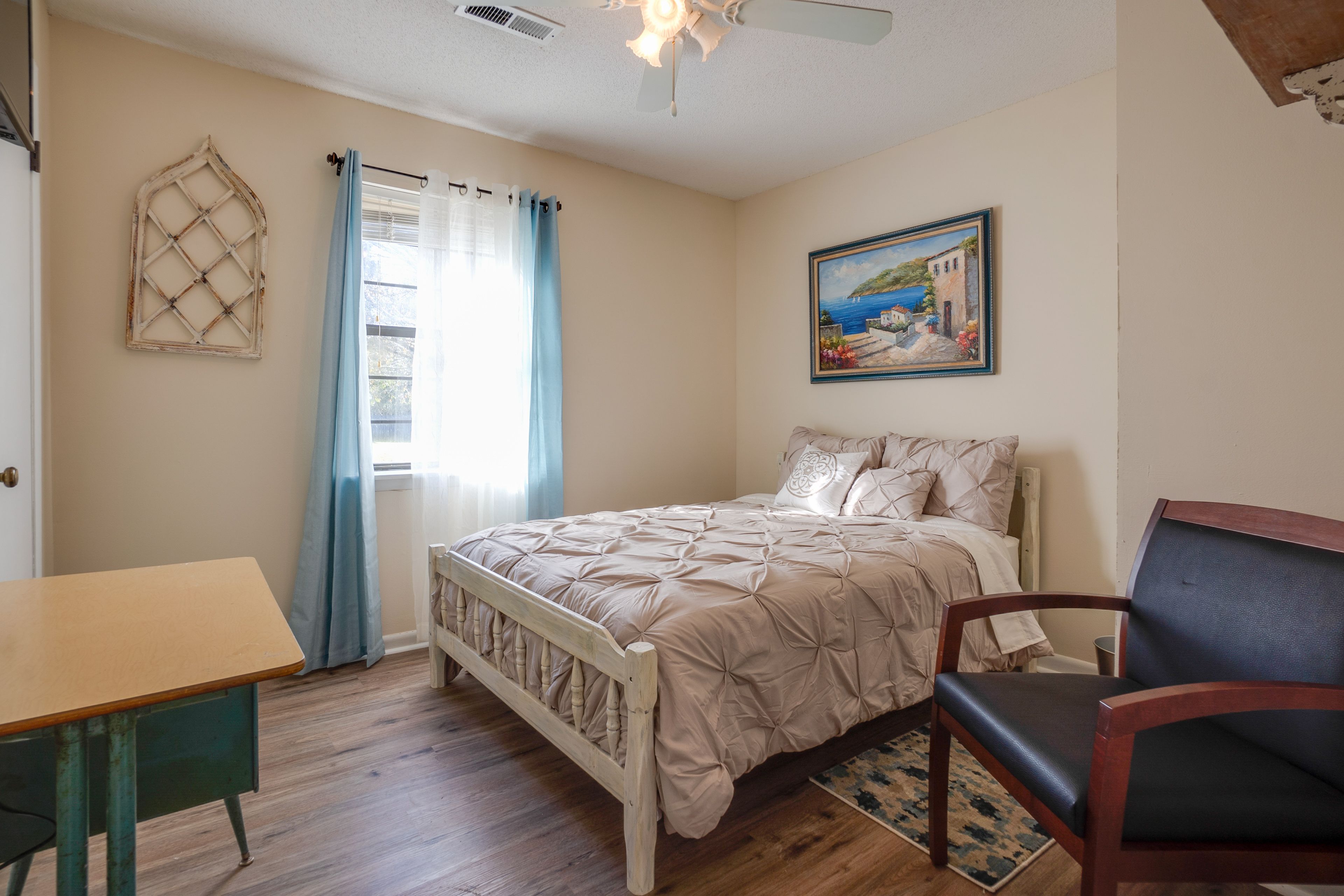 Bedroom 2 | Full Bed | Smart TV w/ Cable | Workspace