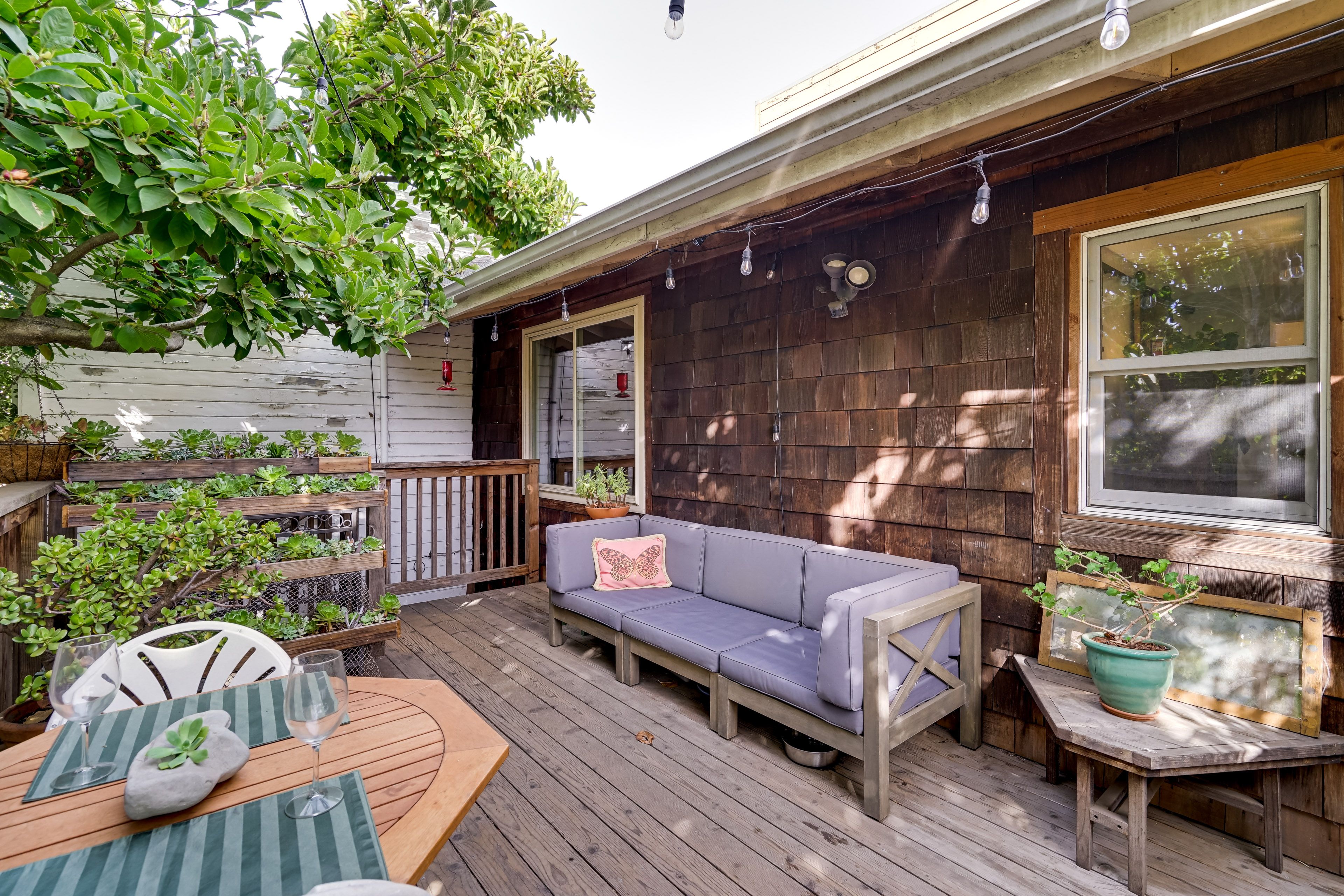 Deck | Gas Grill | Views of Twin Peaks, Bernal Hill & Sutro Tower