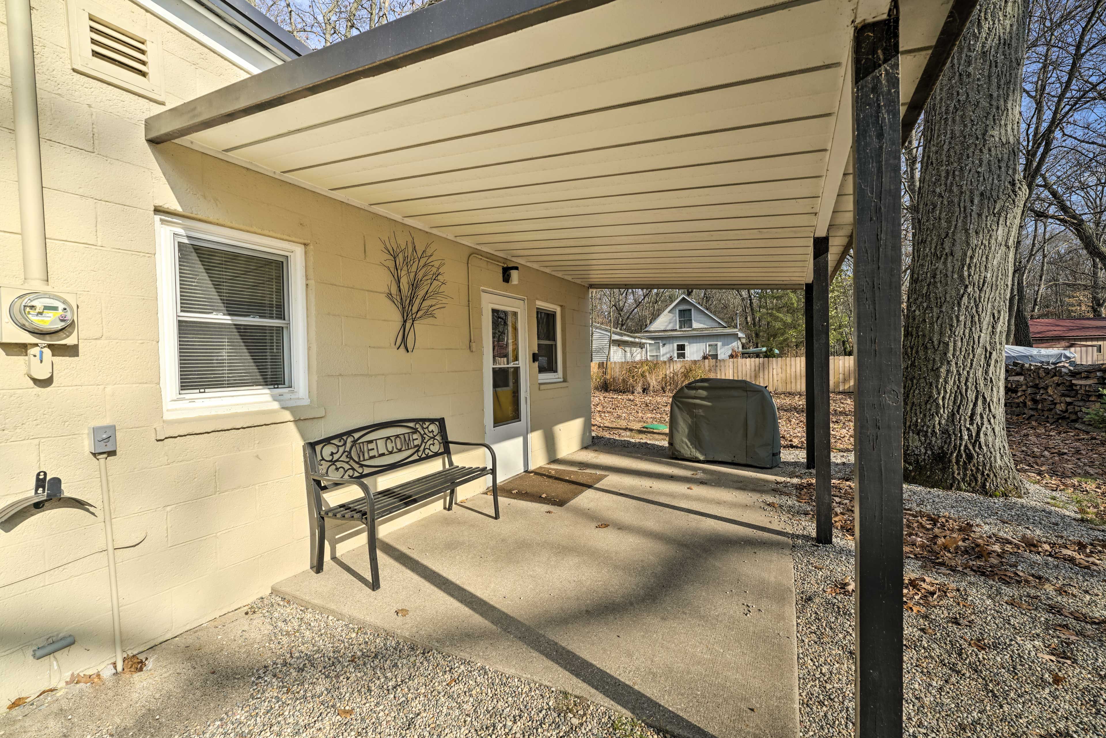 Patio | Flat-Top Gas Grill | Lockbox