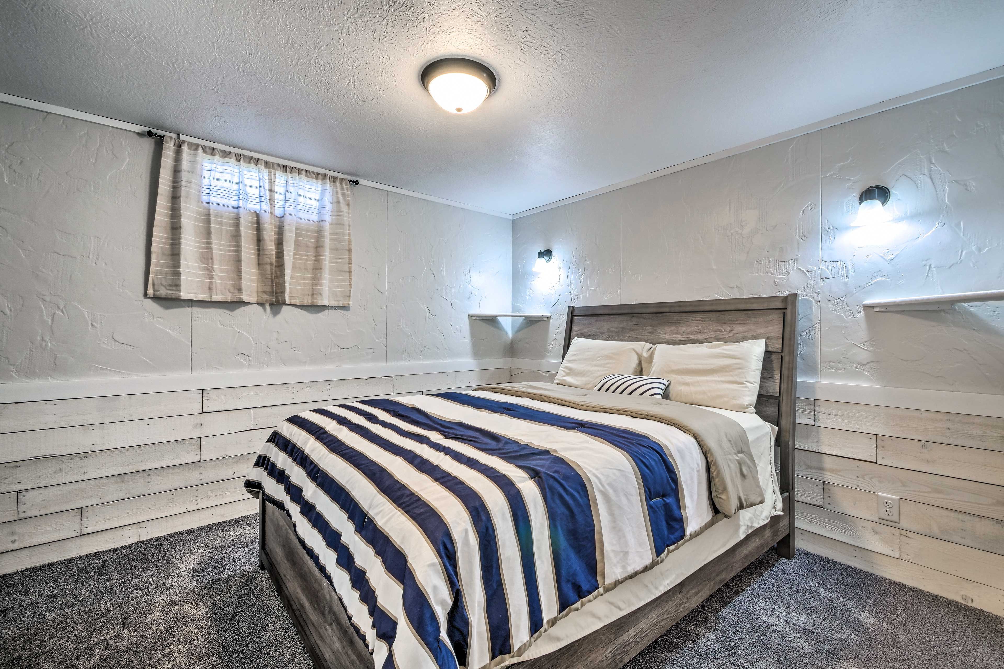 Bedroom 4 | Queen Bed