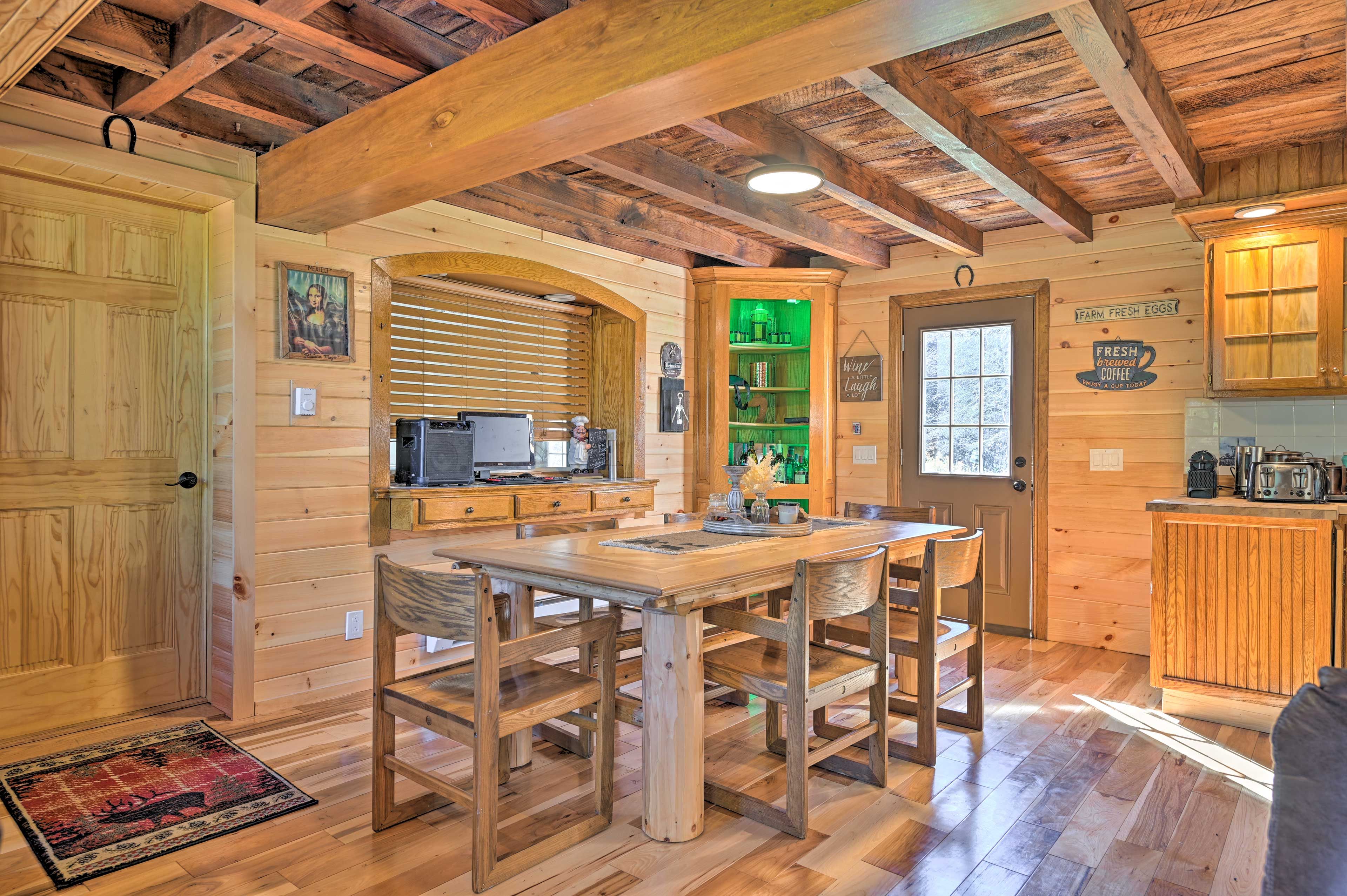 Dining Room | Dishware/Flatware Provided
