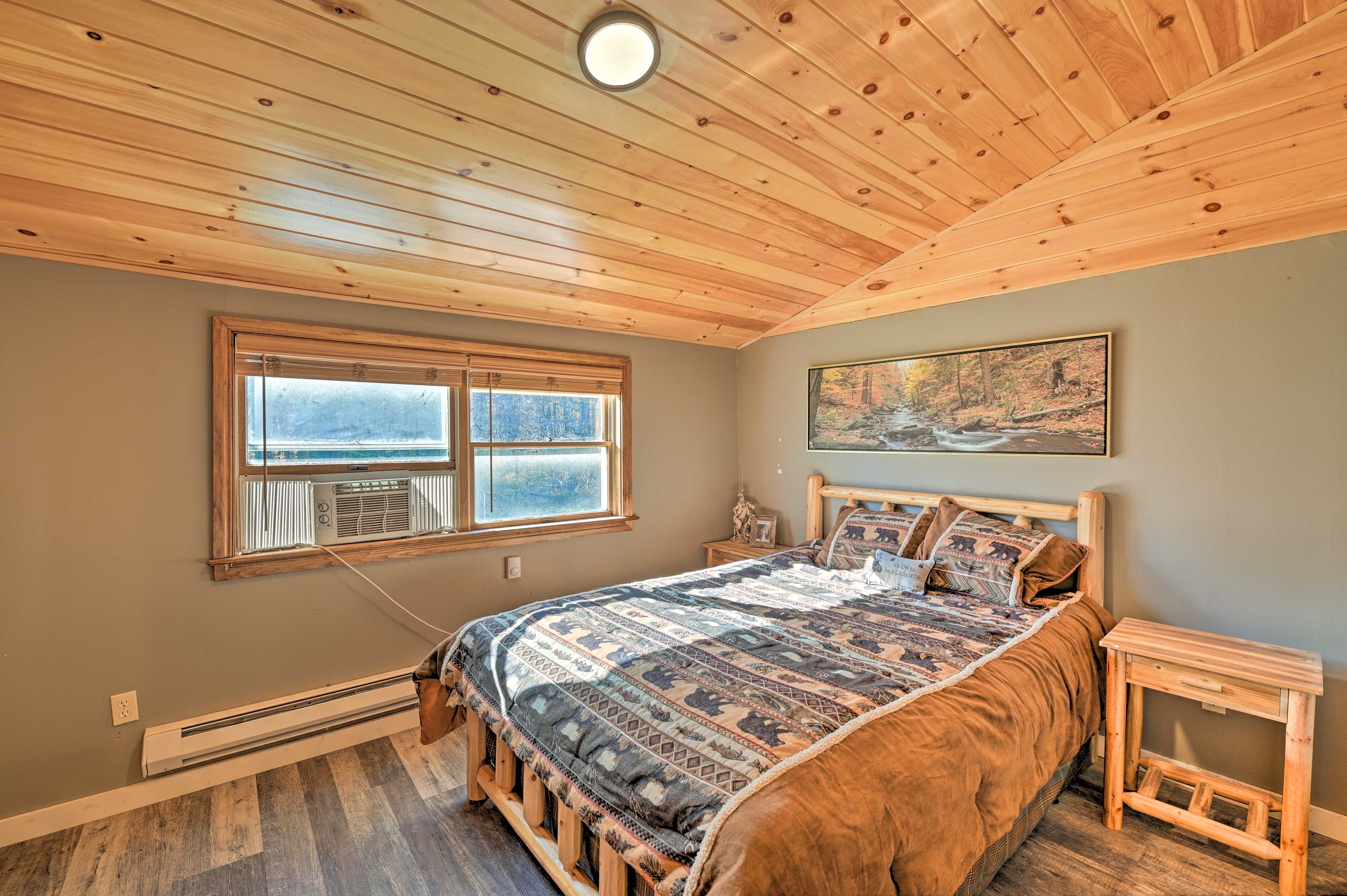 Bedroom 2 | Queen Bed