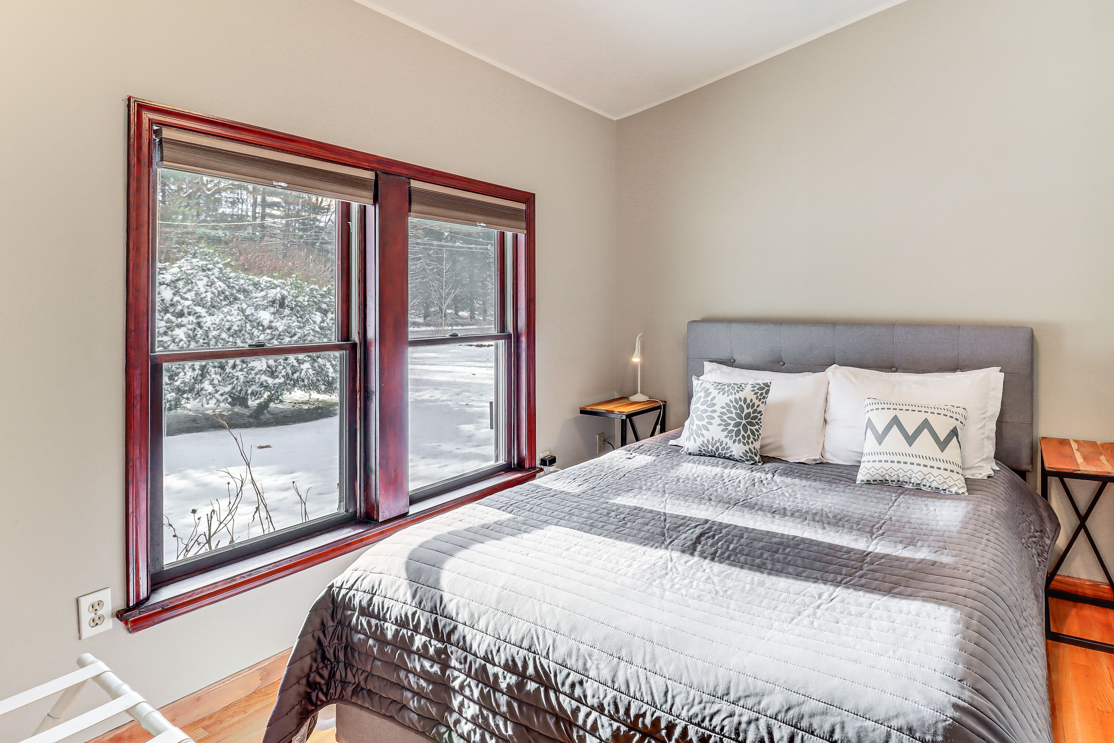 Bedroom 6 | Queen Bed | 1st Floor