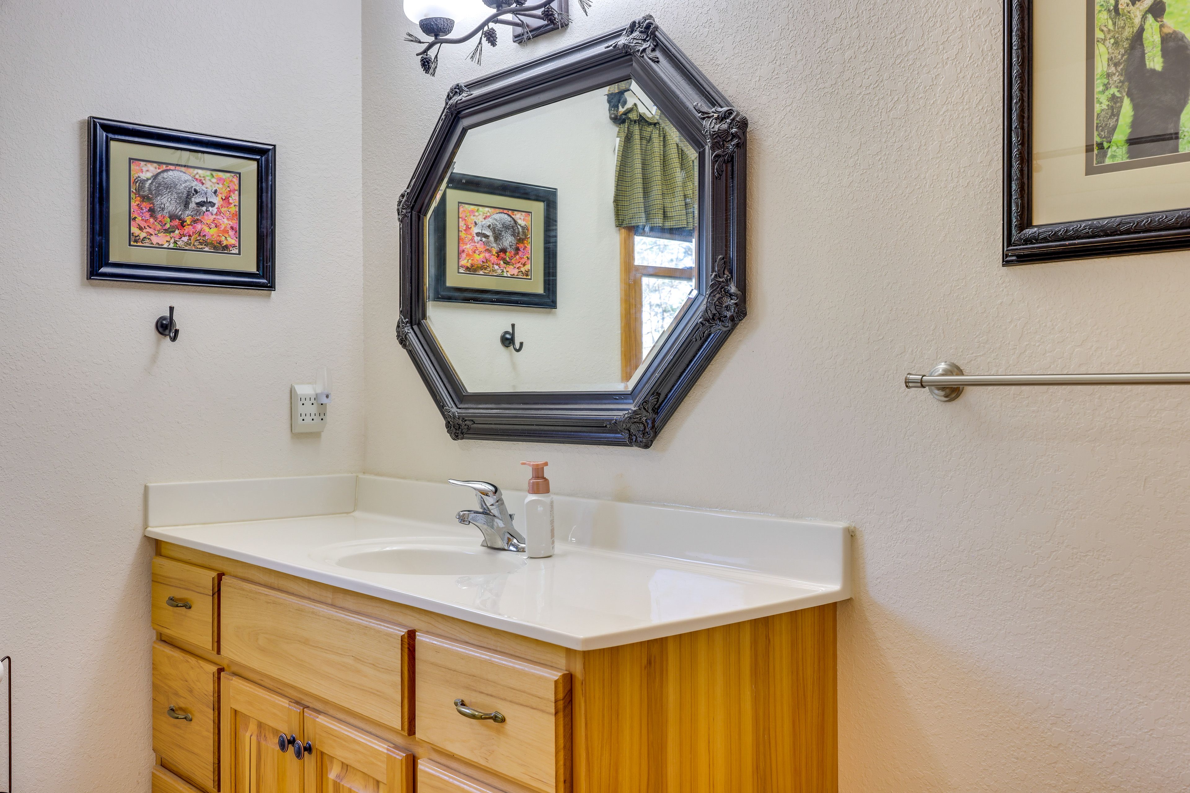 En-Suite Bathroom | 2nd Floor