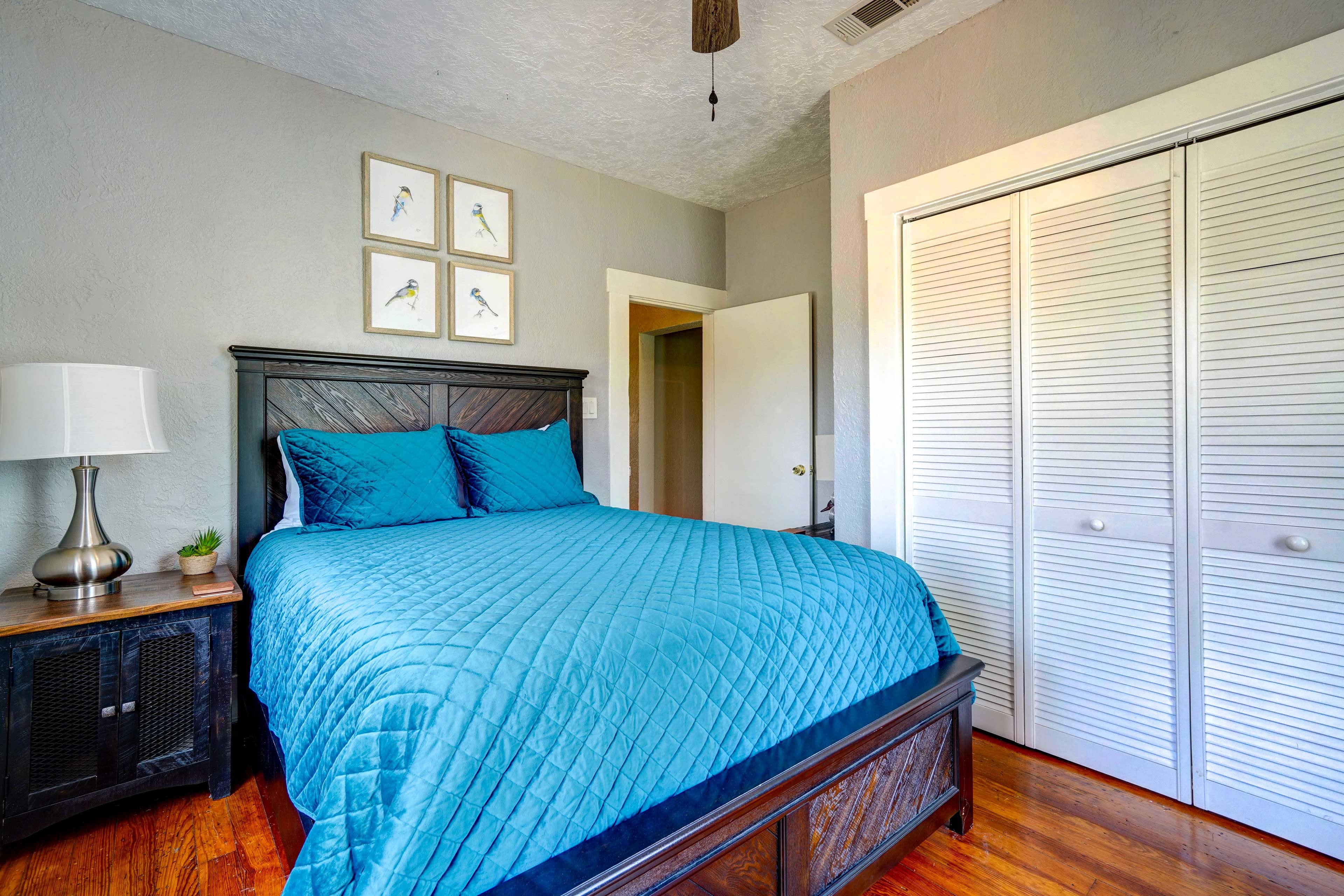 Bedroom 3 | Queen Bed | Smart TV