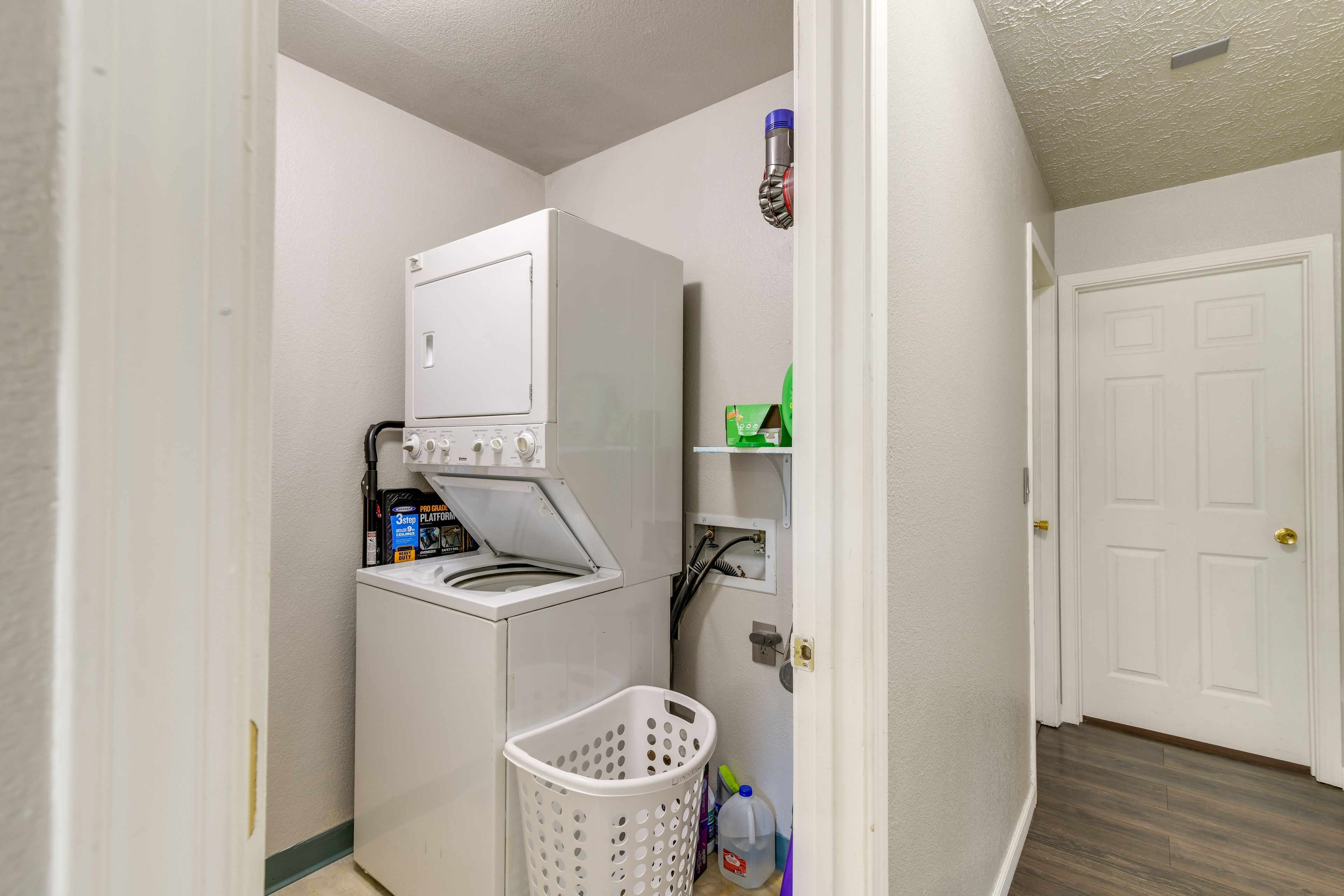 Laundry Room | Laundry Detergent Provided