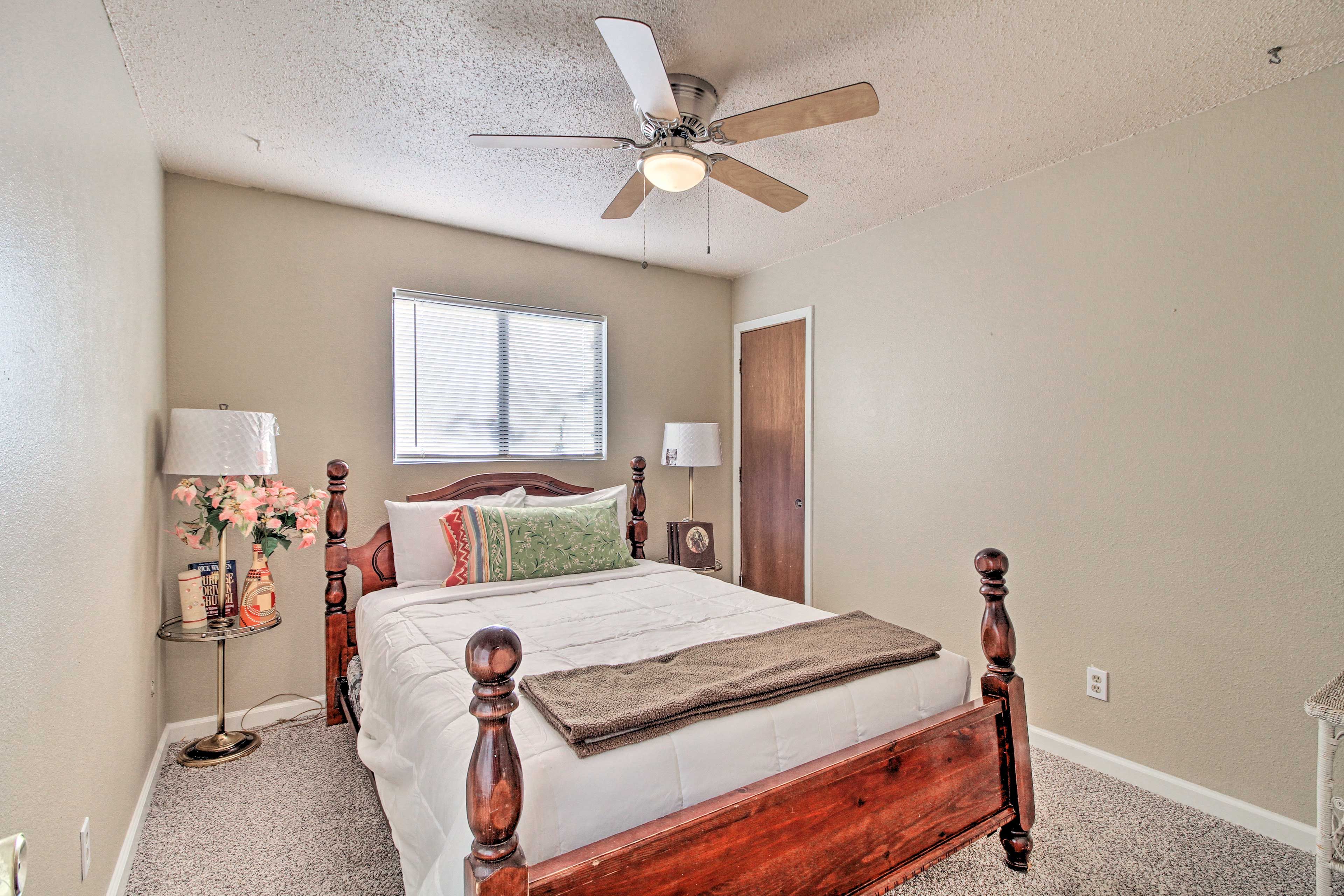 Bedroom 2 | Queen Bed | Hangers