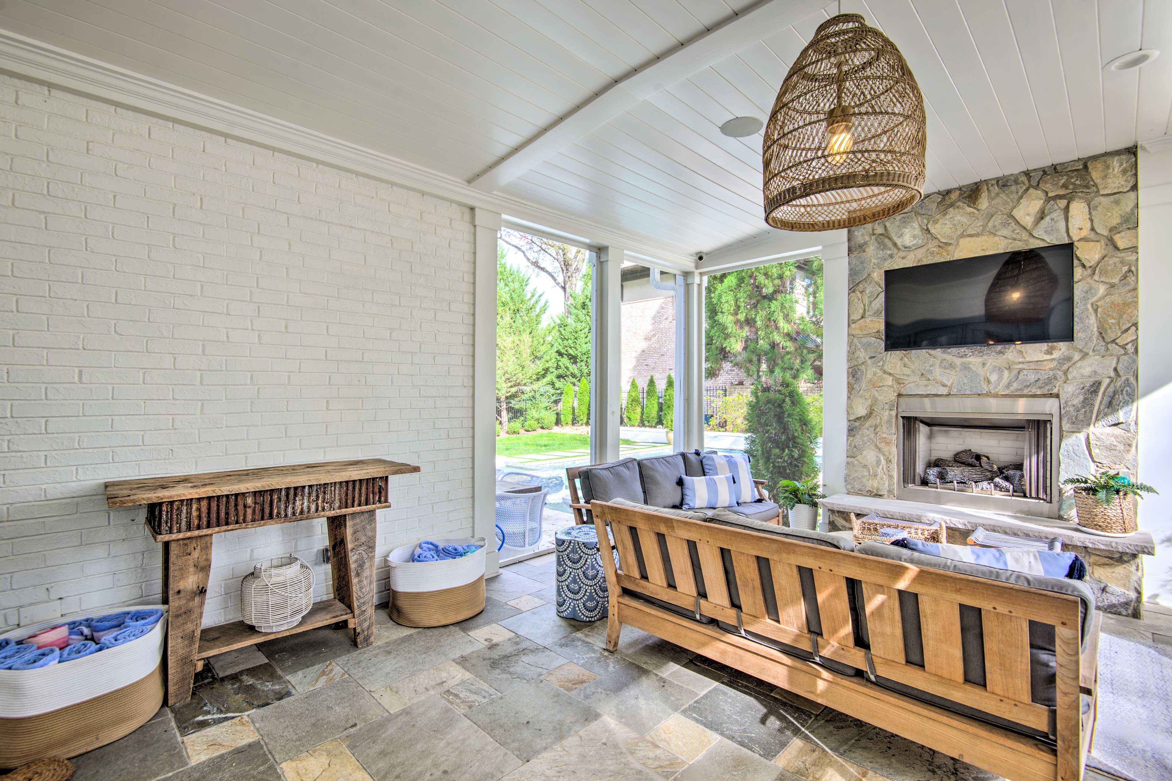 Screened-In Porch