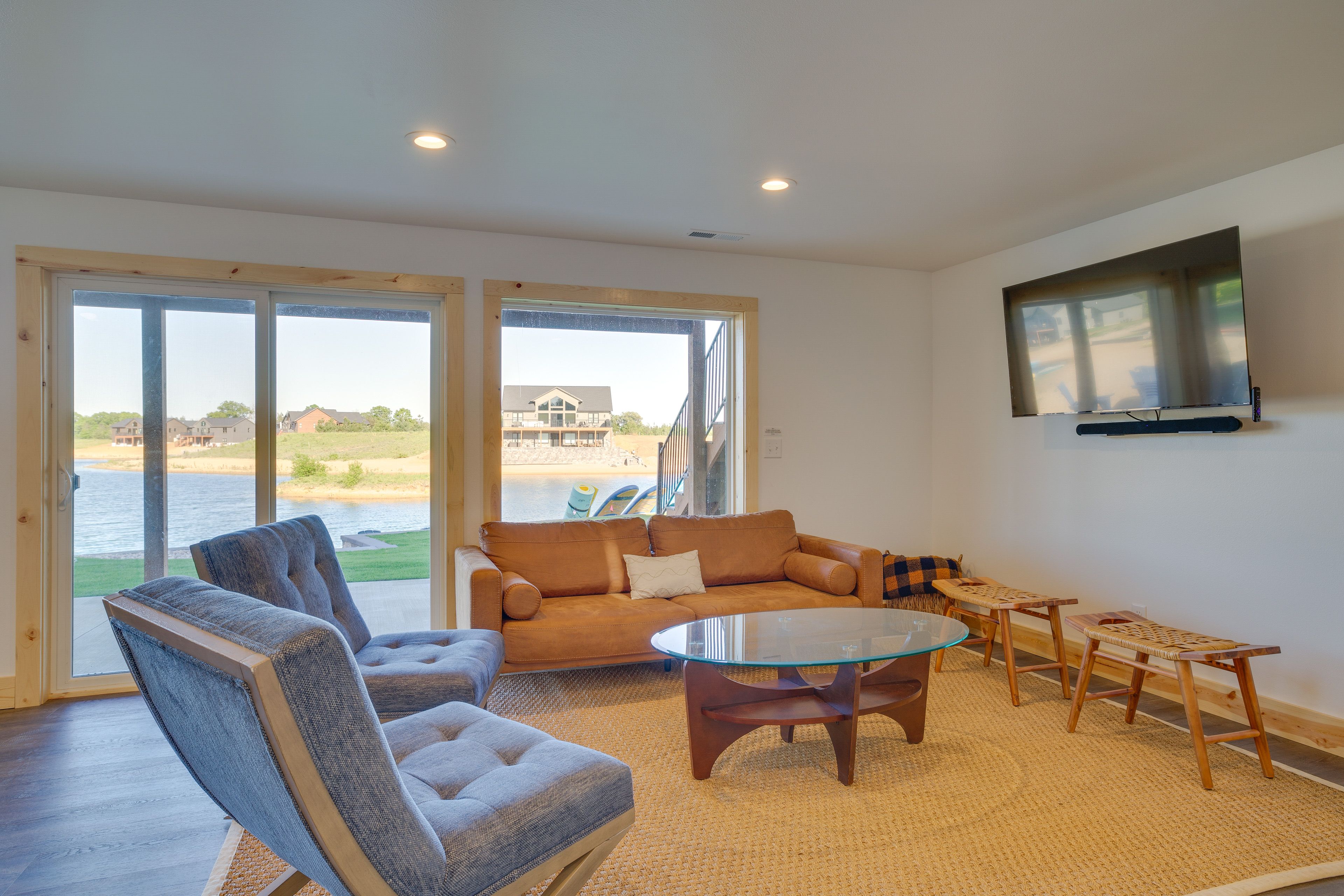 Living Room | Lower Level | Smart TV