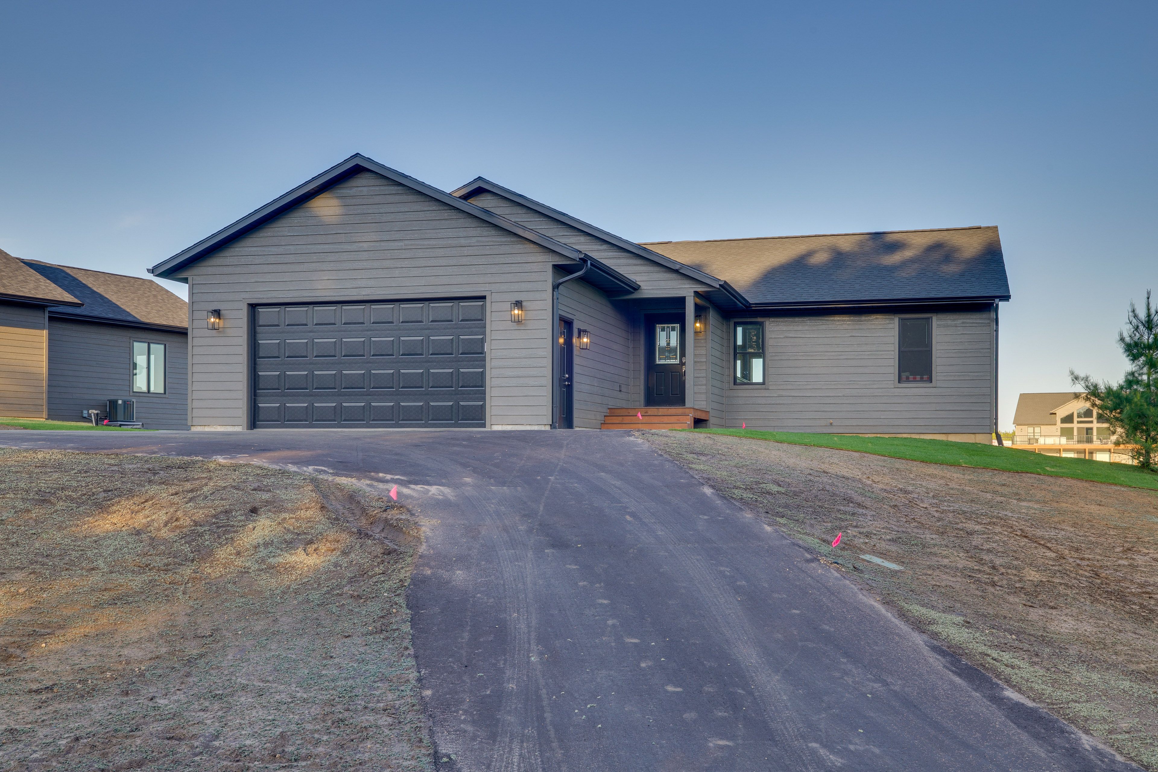Property Exterior | Lake Access On-Site | Free Street Parking