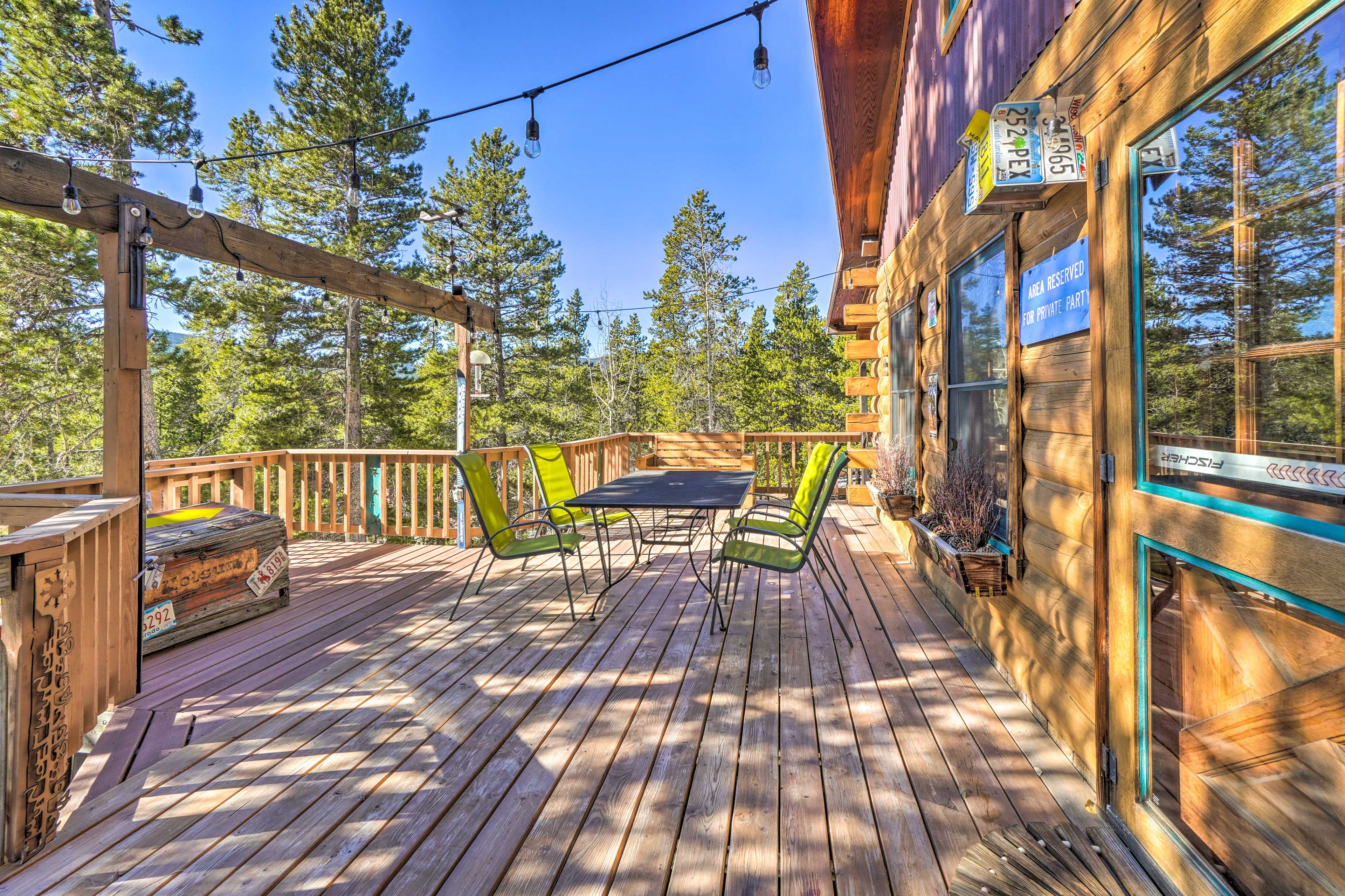 Deck | Gas Grill | Fire Pit