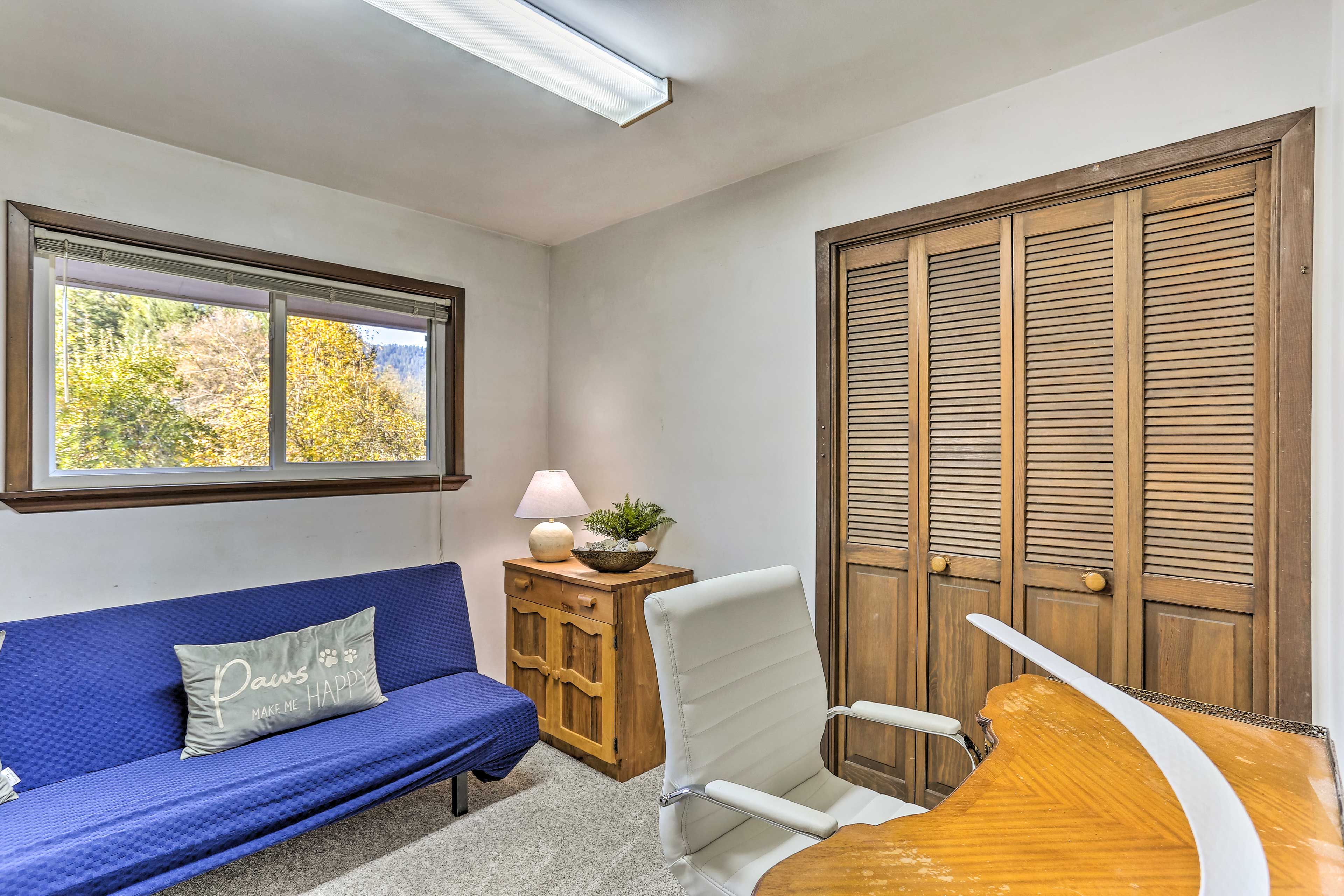 Office | Full Futon