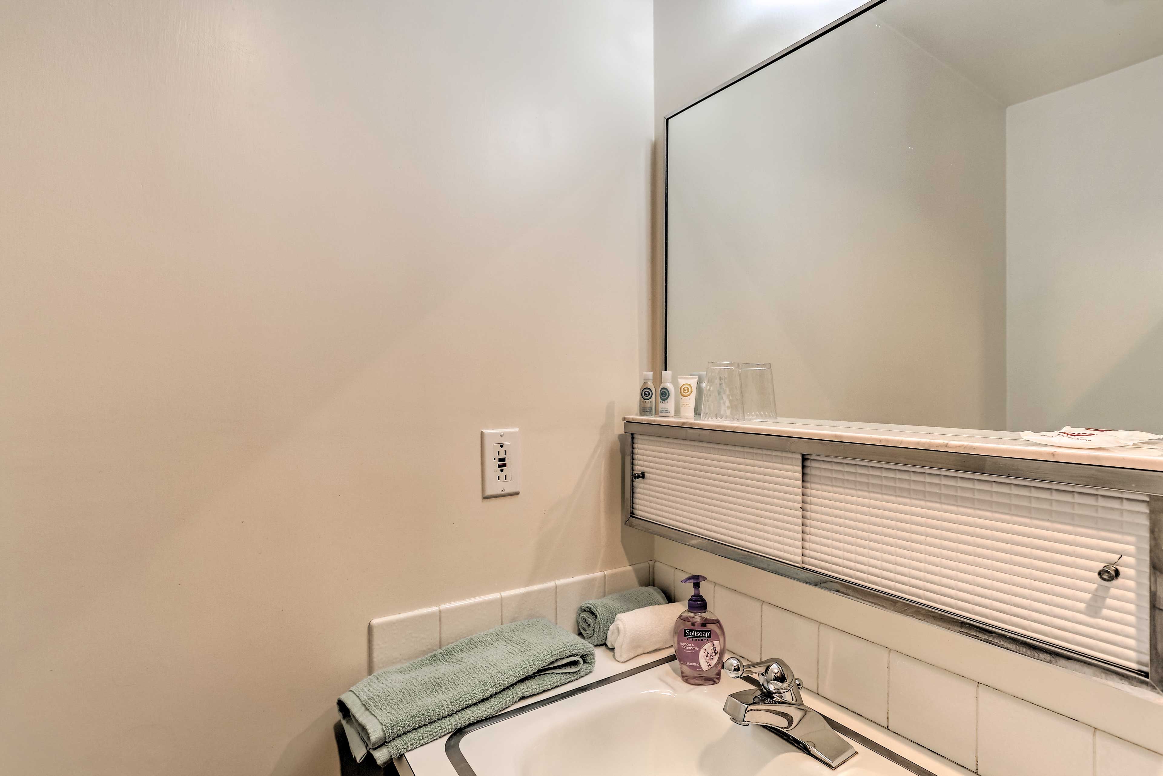 Full Bathroom | Hair Dryer