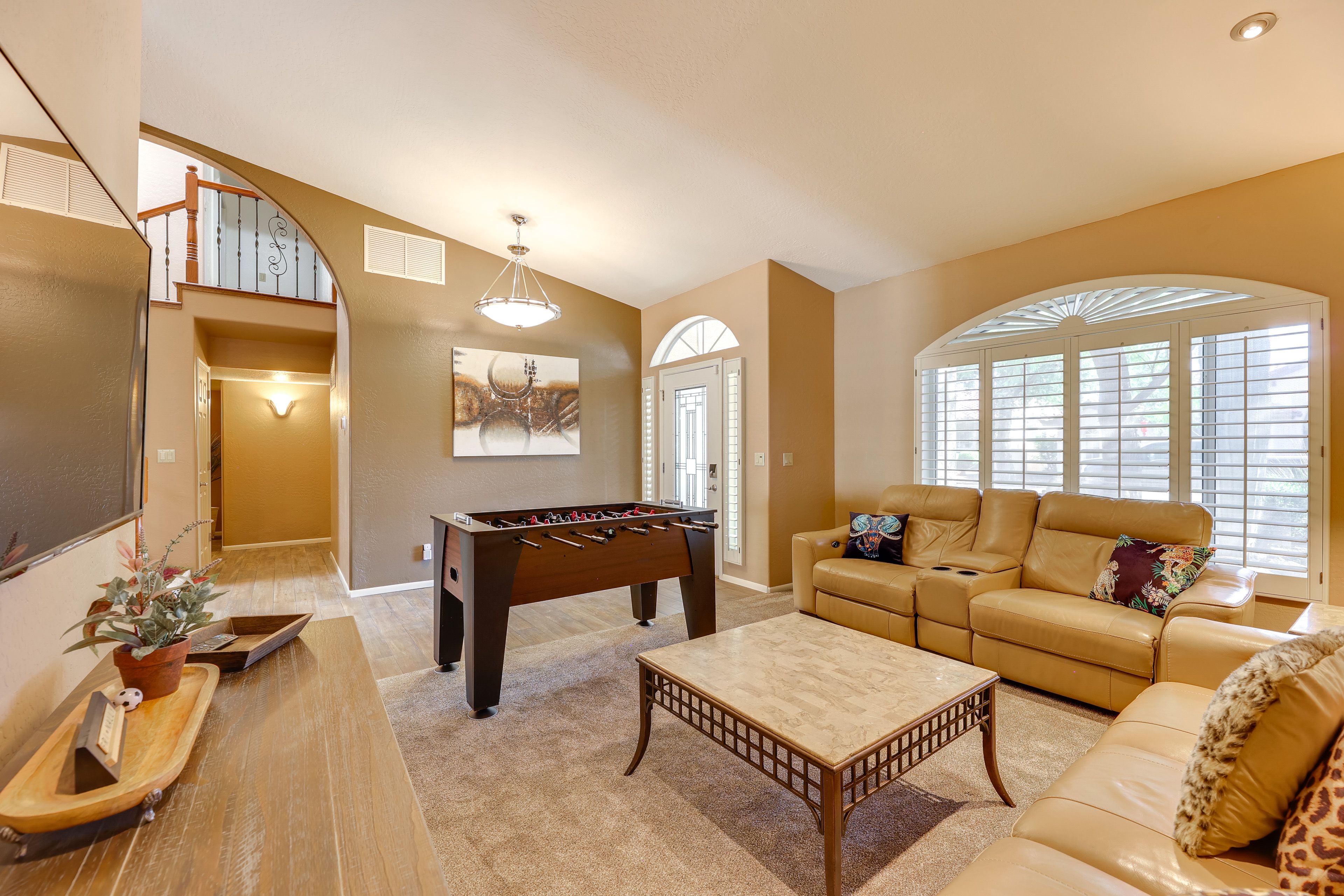 Sitting Area | Main Floor