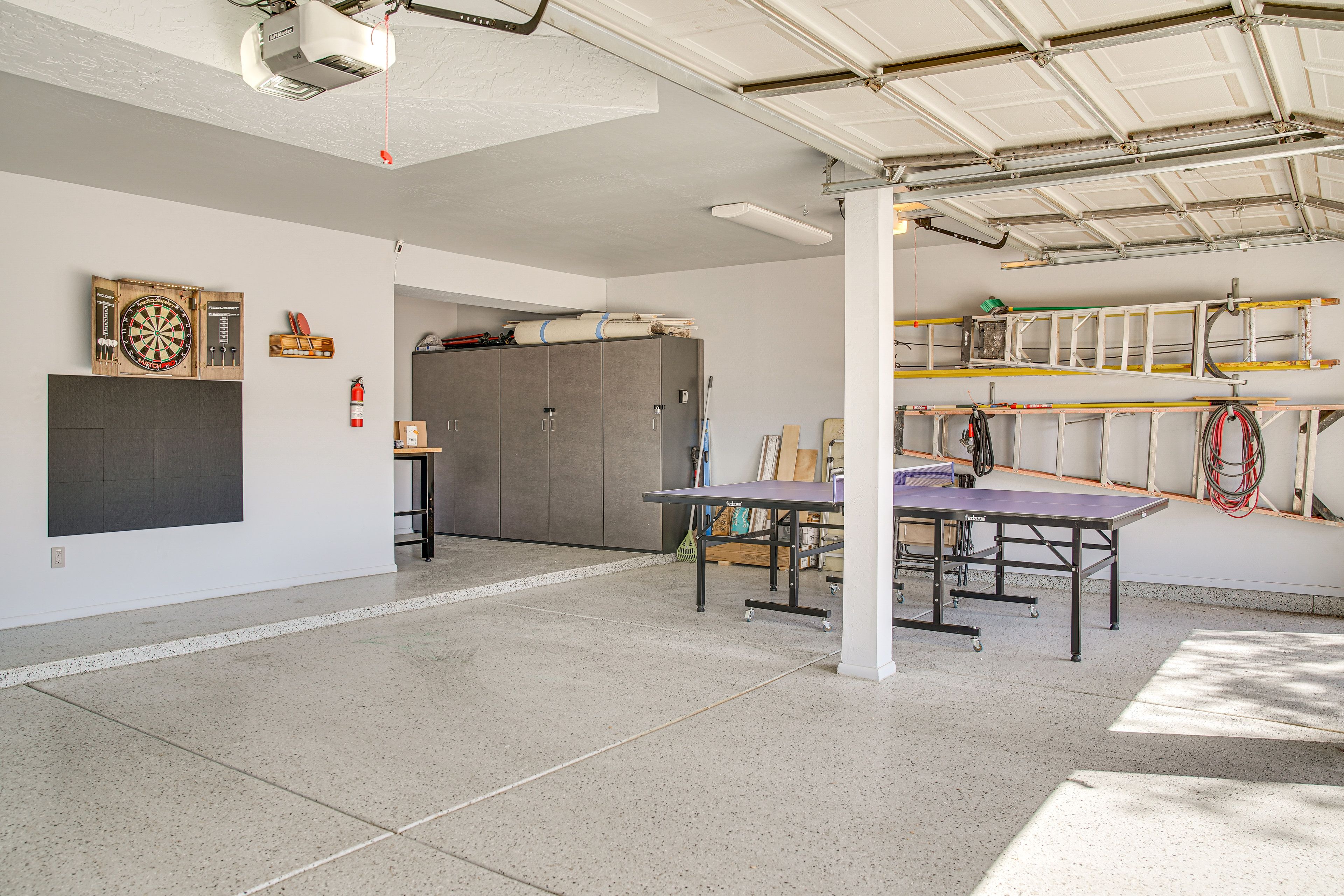 Garage | Ping-Pong Table | Darts