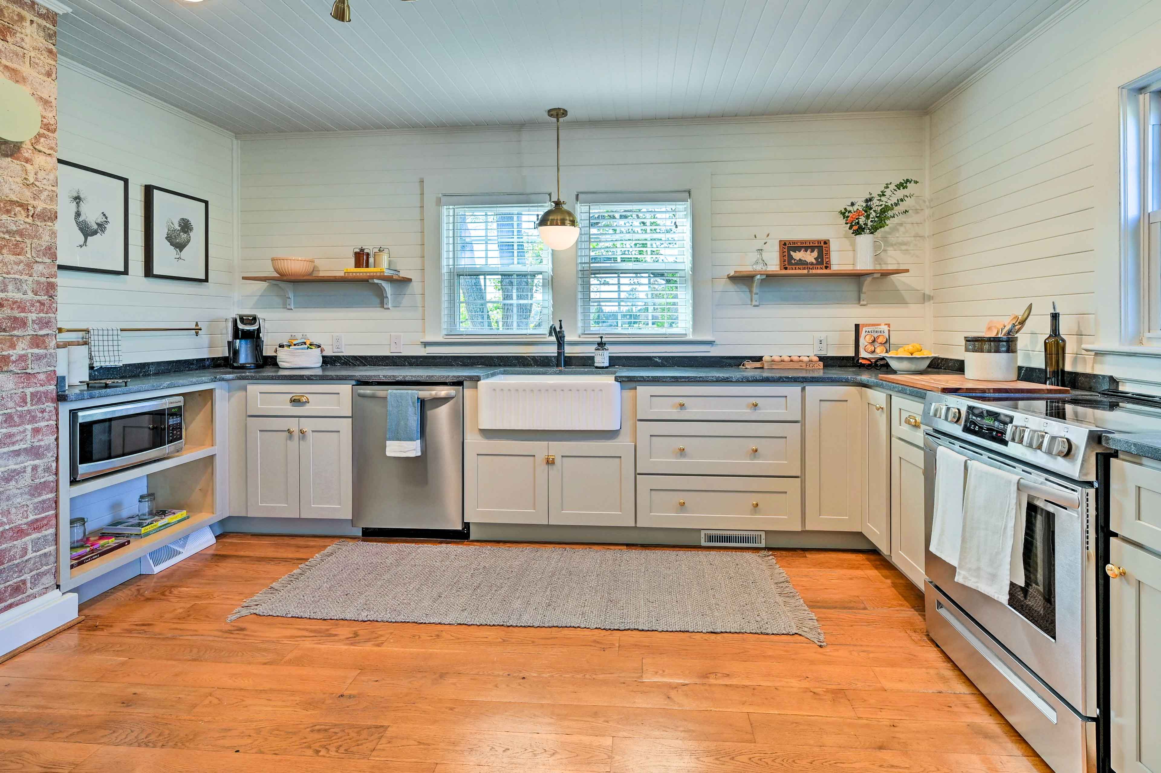 Kitchen | Cooking Basics | Spices | Fresh Eggs & Honey