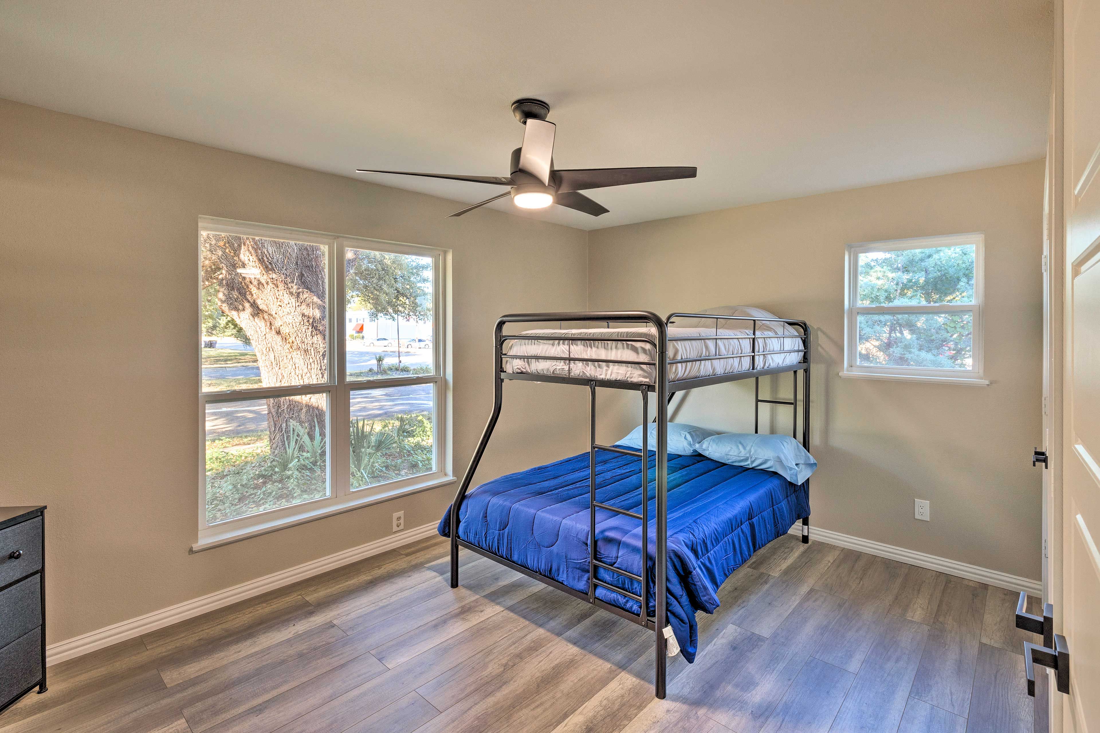 Bedroom 4 | Twin/Fill Bunk Bed