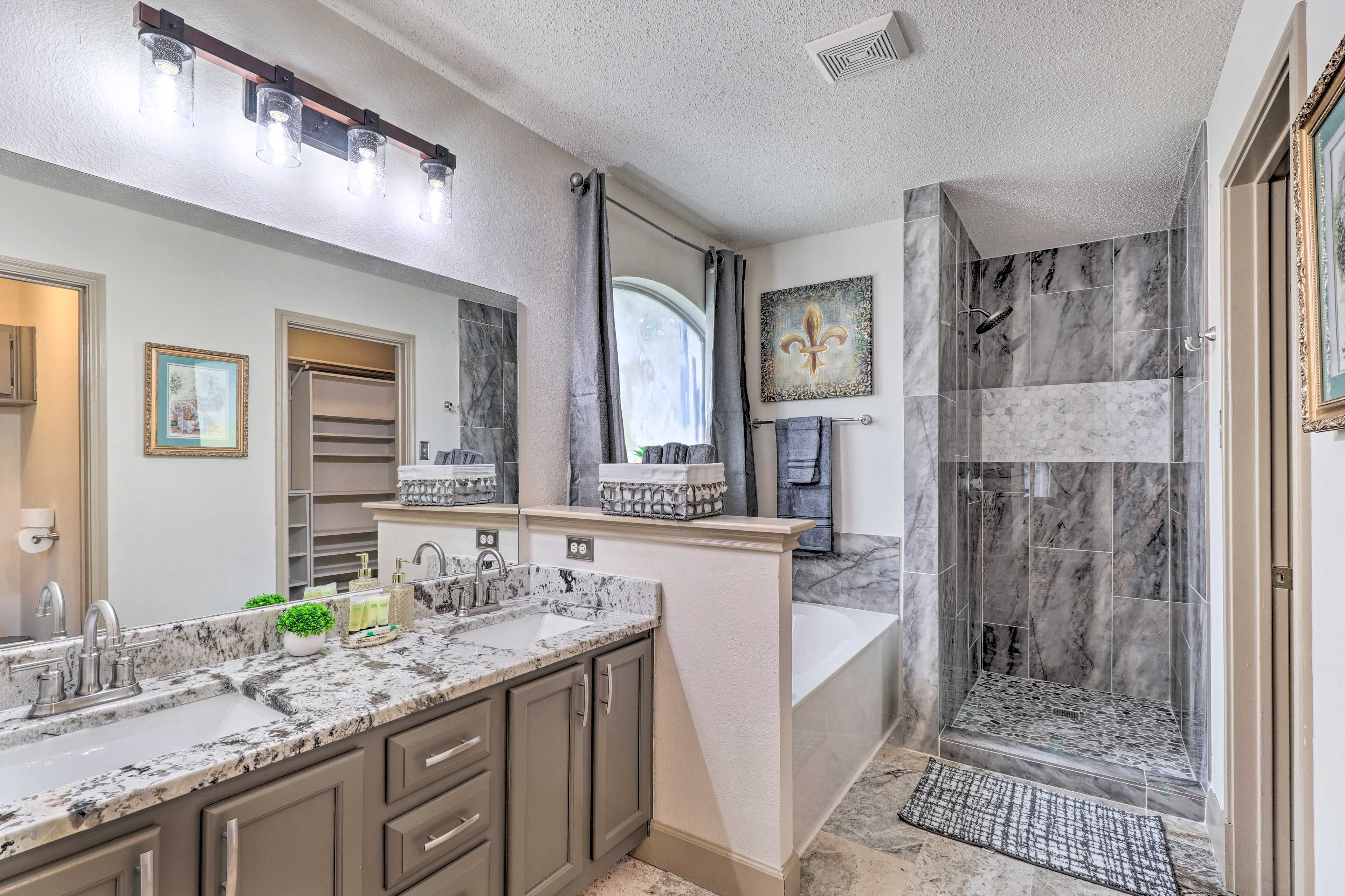 En-Suite Bathroom | Soaking Tub