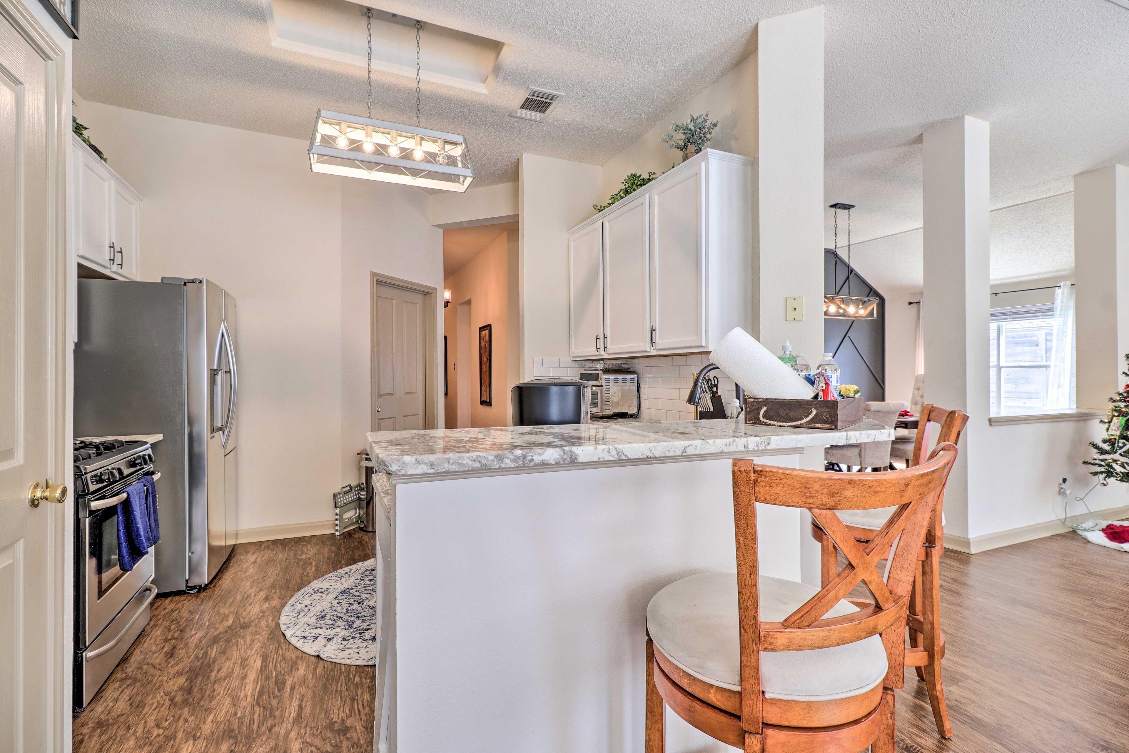 Kitchen | Keurig Coffee Maker | Pots & Pans | Spices