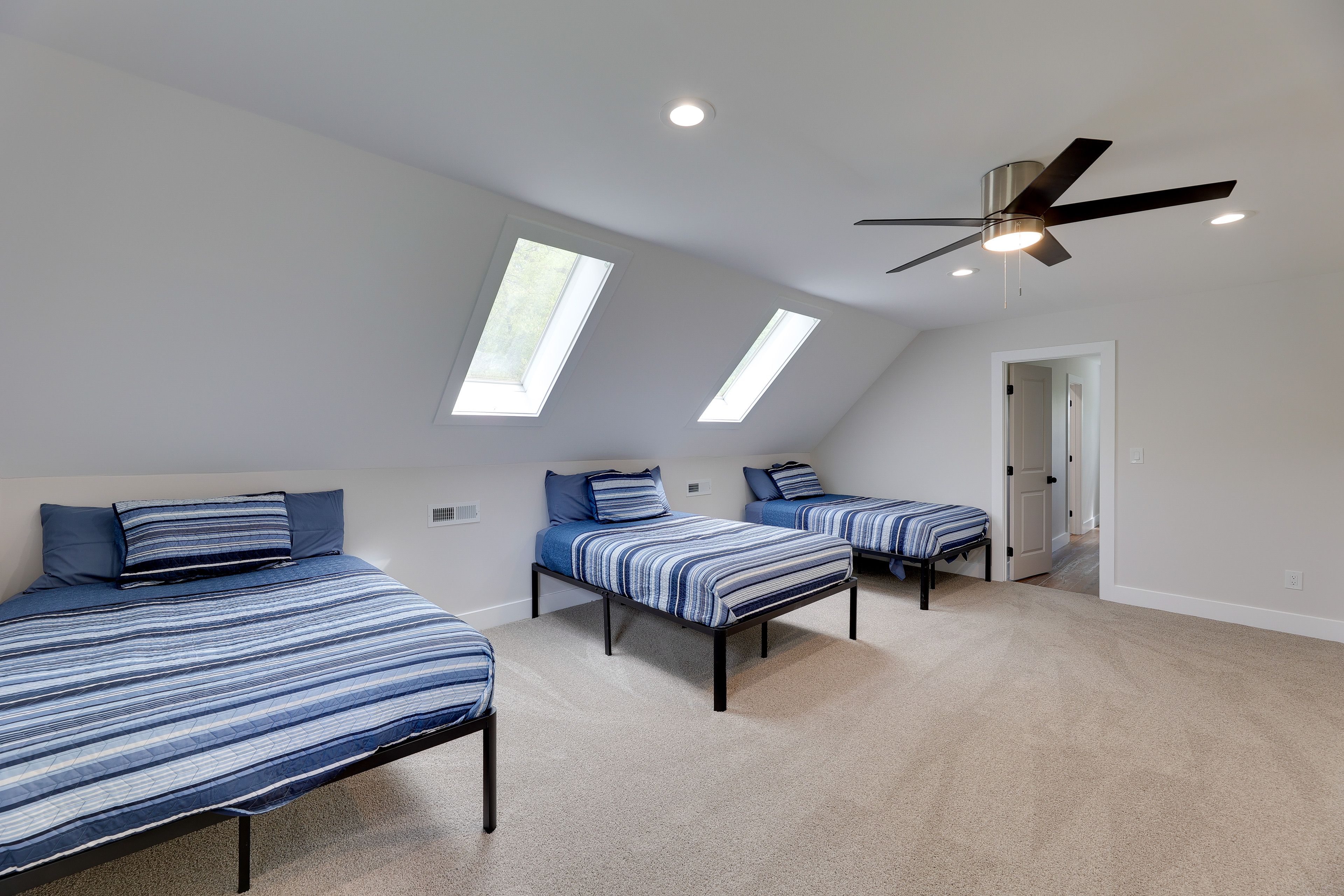 Loft | 3 Full Beds | Stairs Required | 2nd Floor