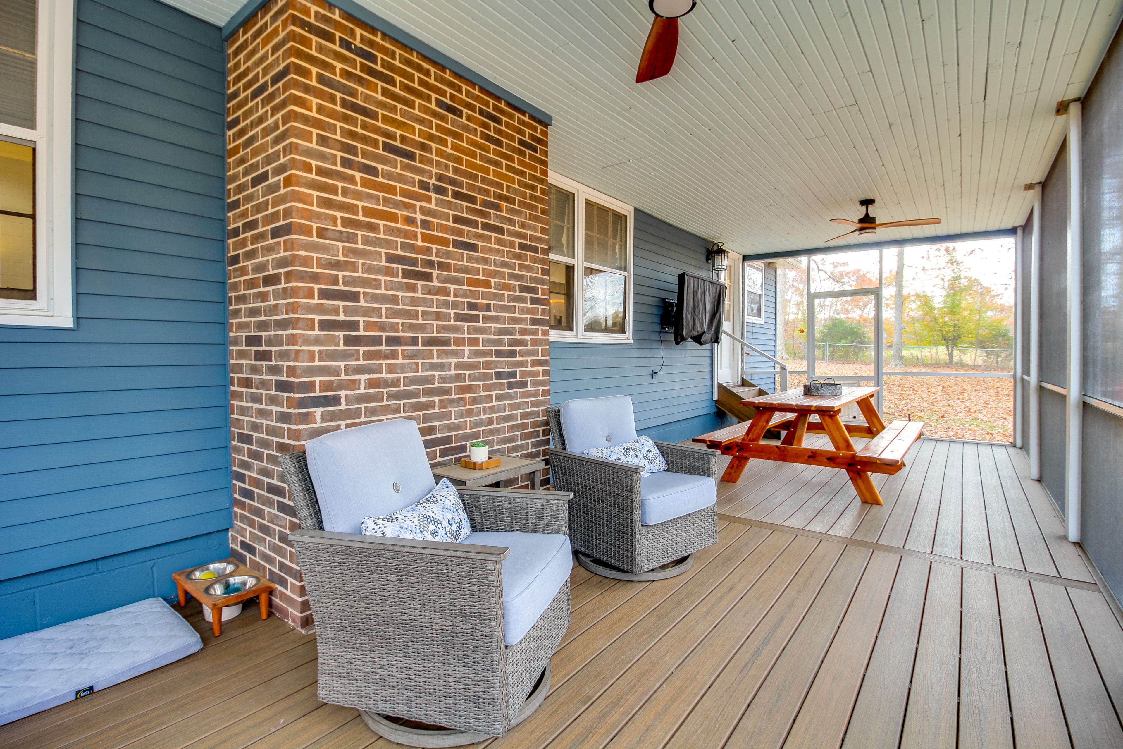 Screened Porch | Outdoor TV