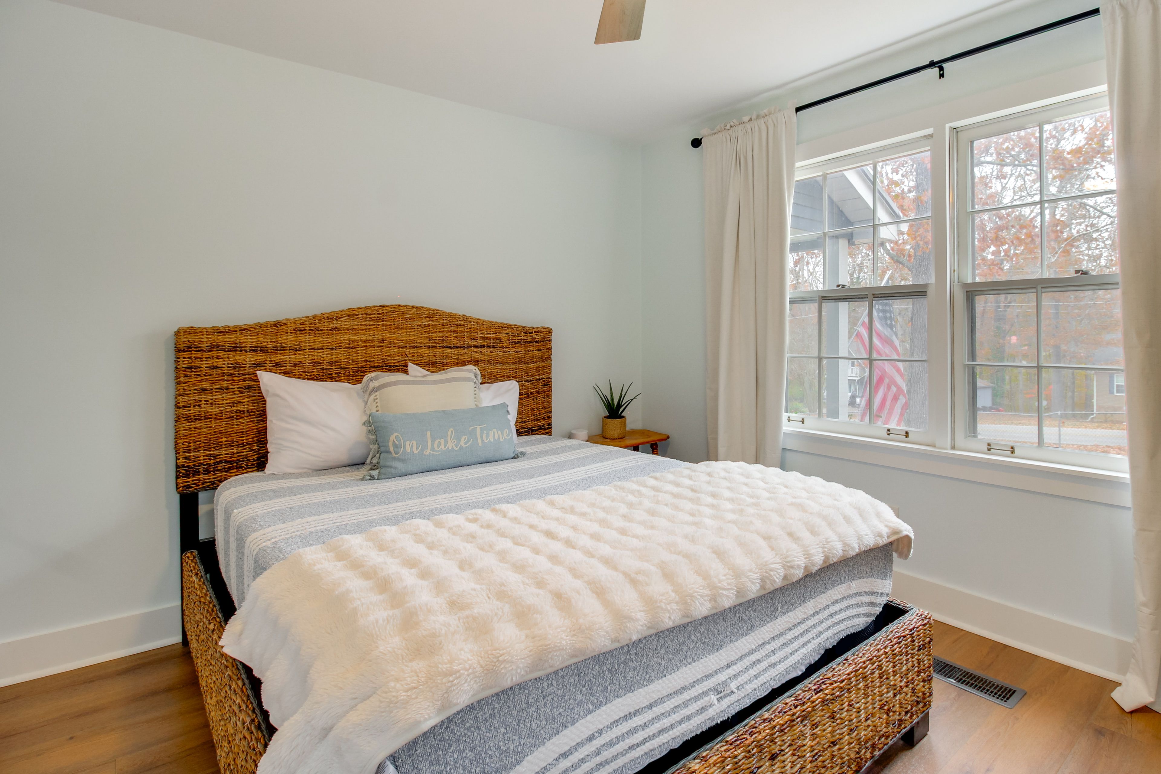 Bedroom 2 | Queen Bed | 1st Floor