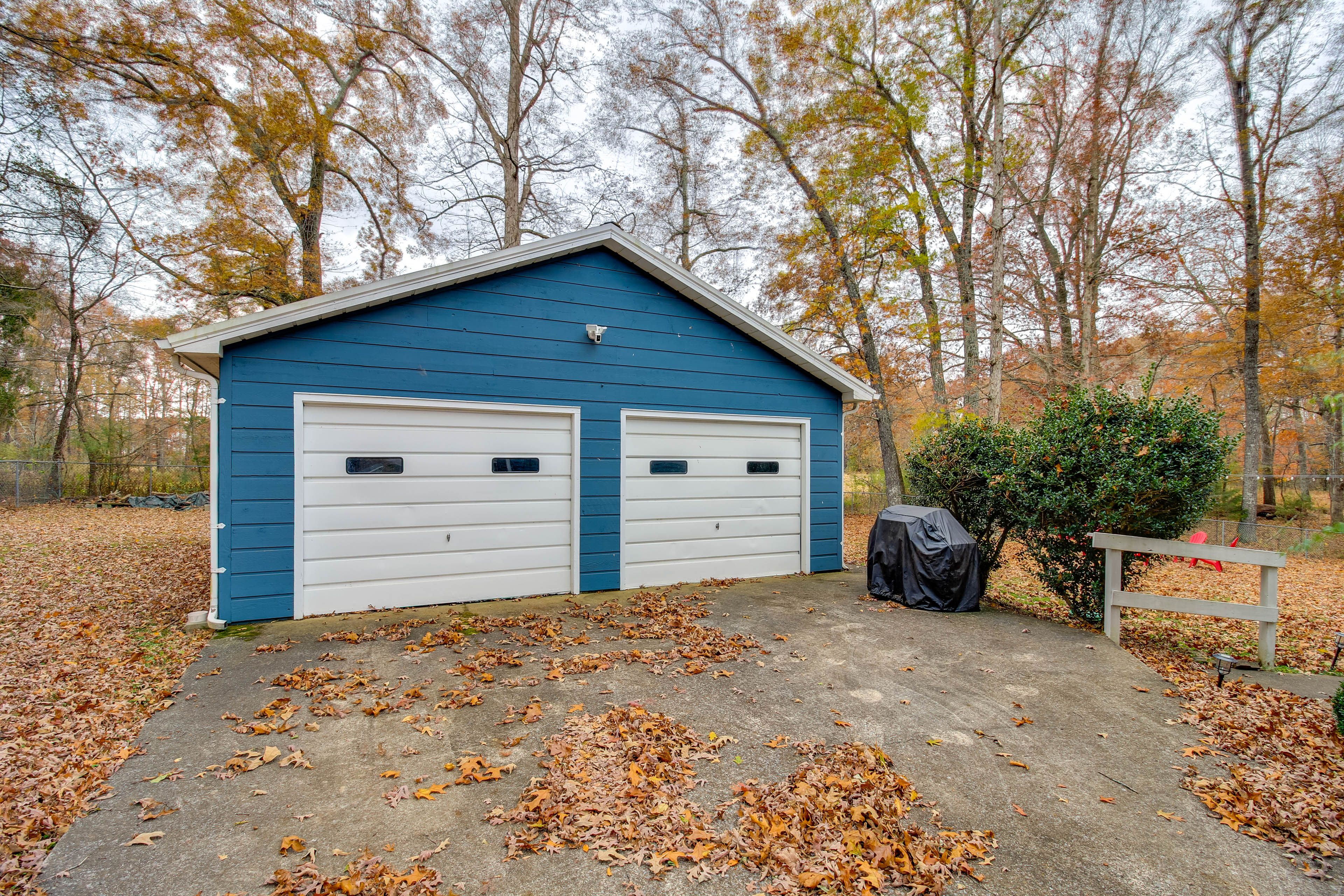 Parking | Driveway (5 Vehicles)