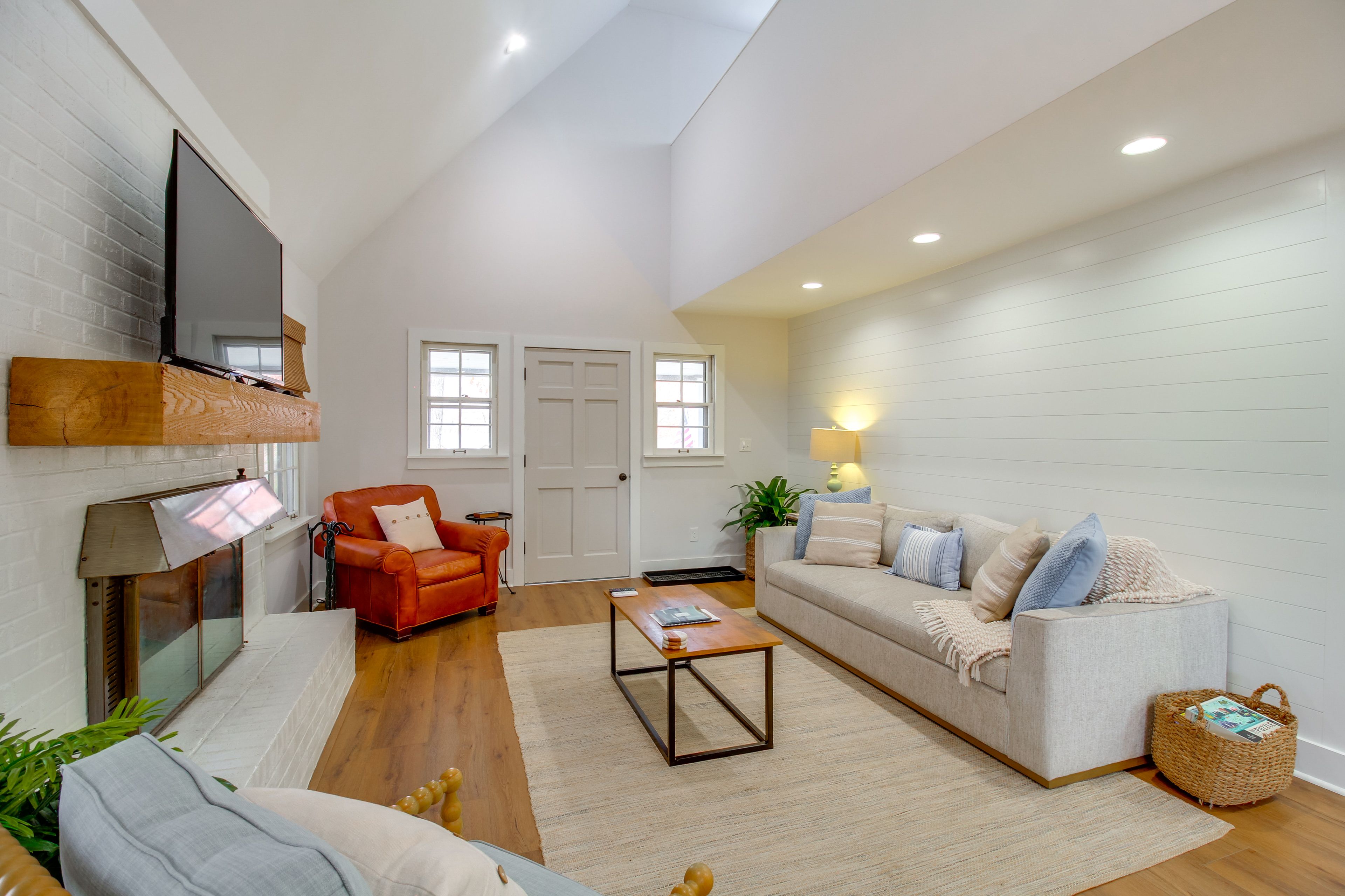 Living Room | Free WiFi | Central A/C & Heat | Smart TV | 1st Floor