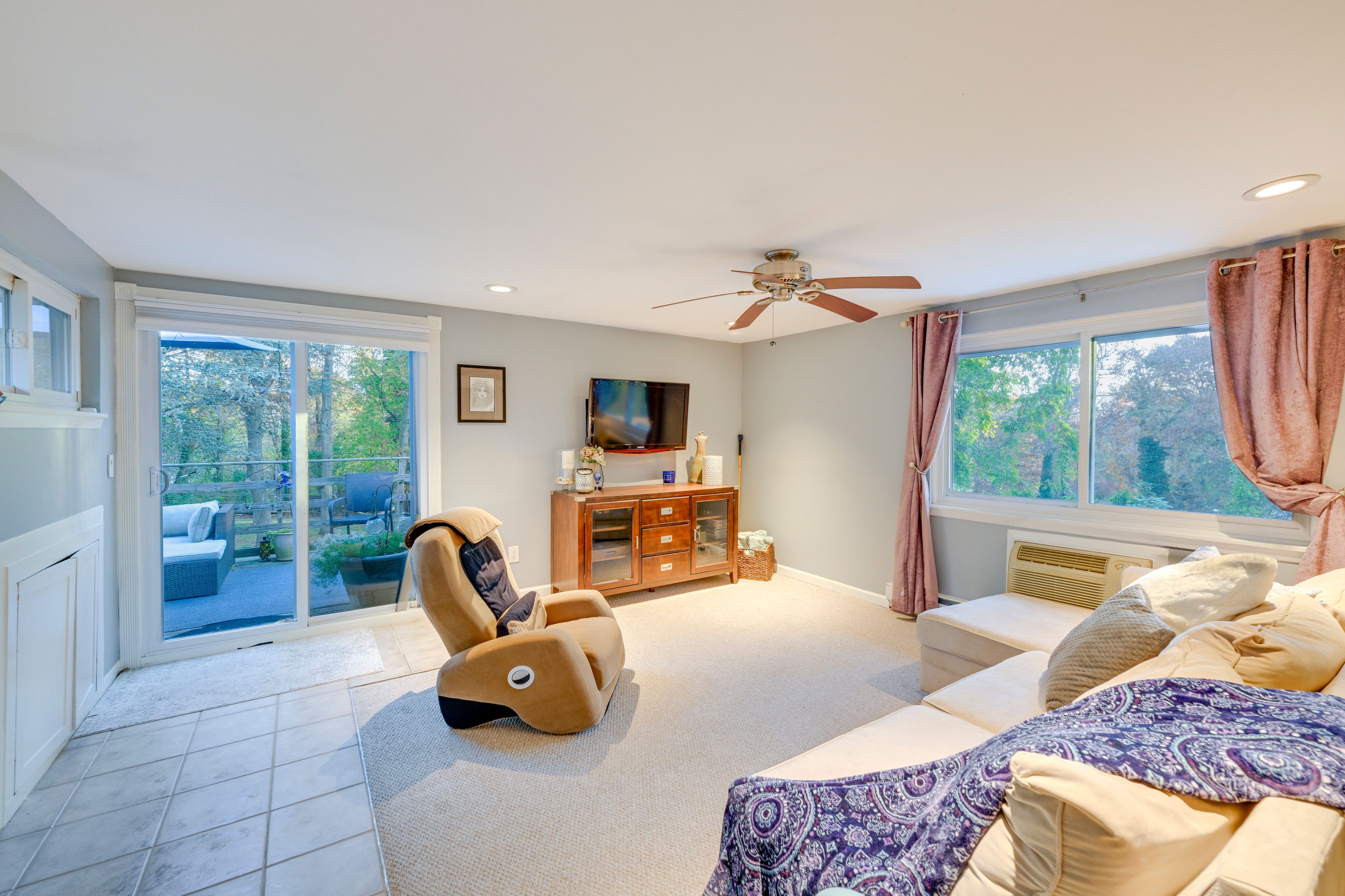 Living Room | Smart TV w/ Cable | Free WiFi | Window A/C Units & Electric Heat