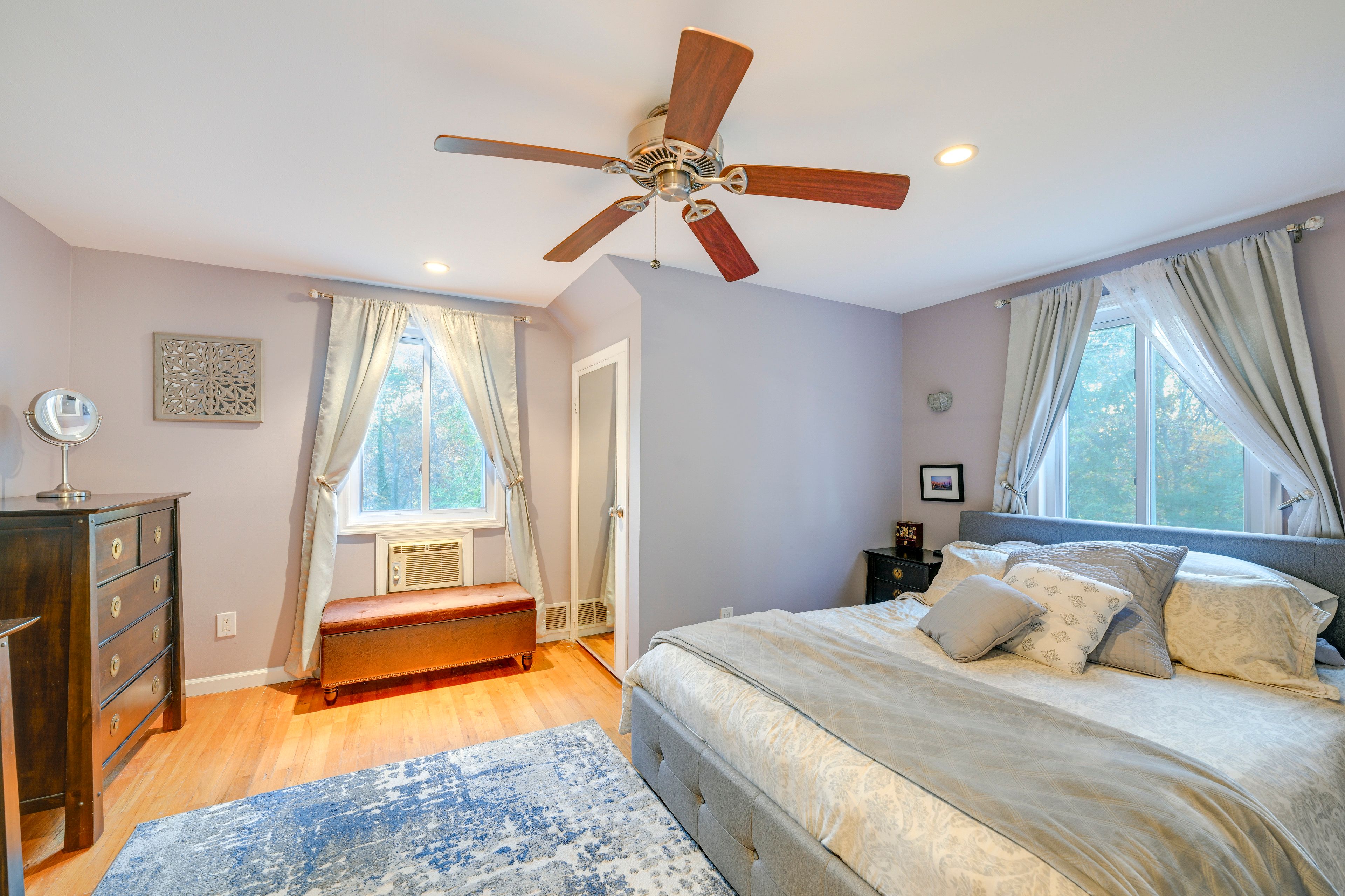 Bedroom 1 | Queen Bed | Smart TV w/ Cable