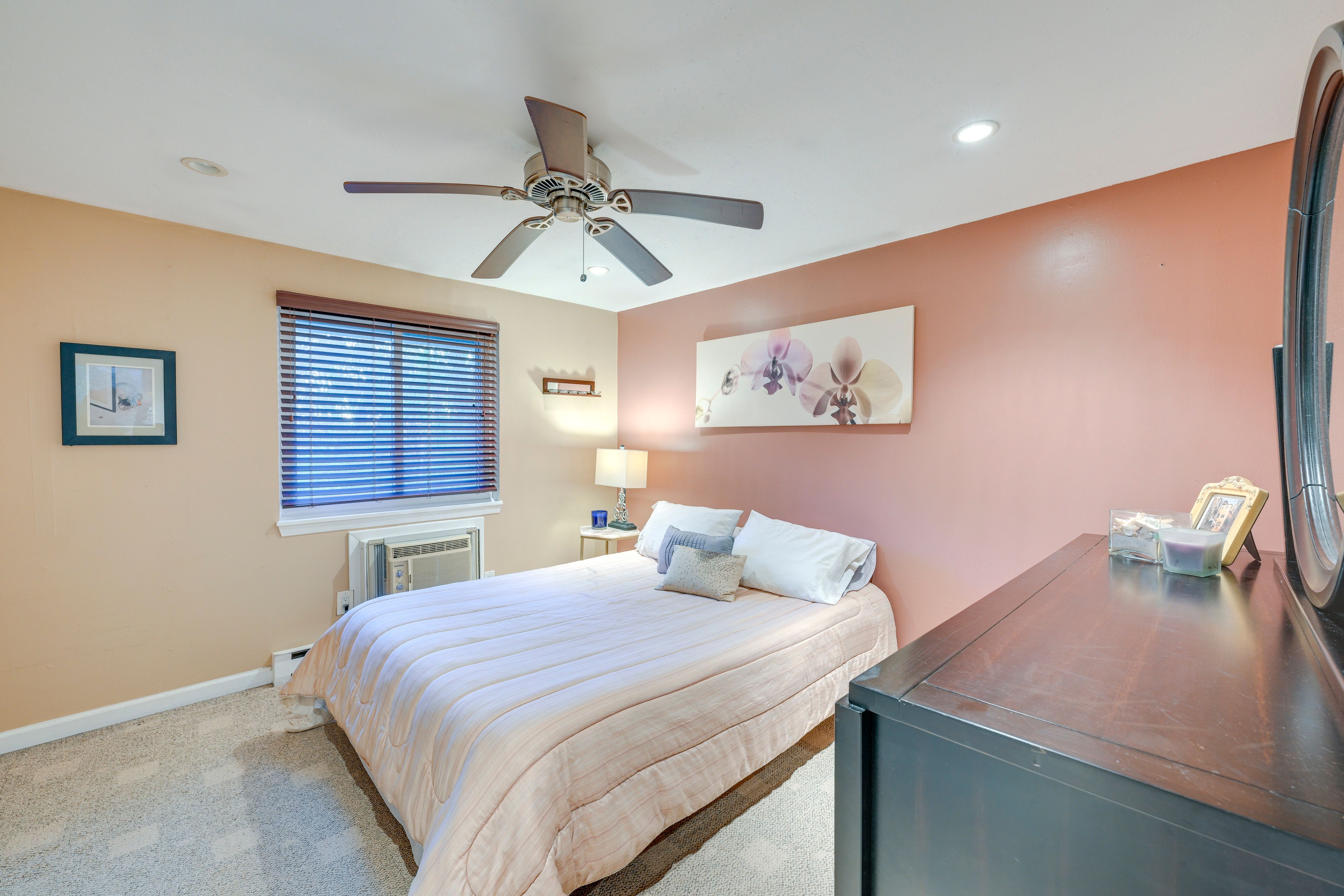 Bedroom 2 | Queen Bed | Smart TV w/ Cable