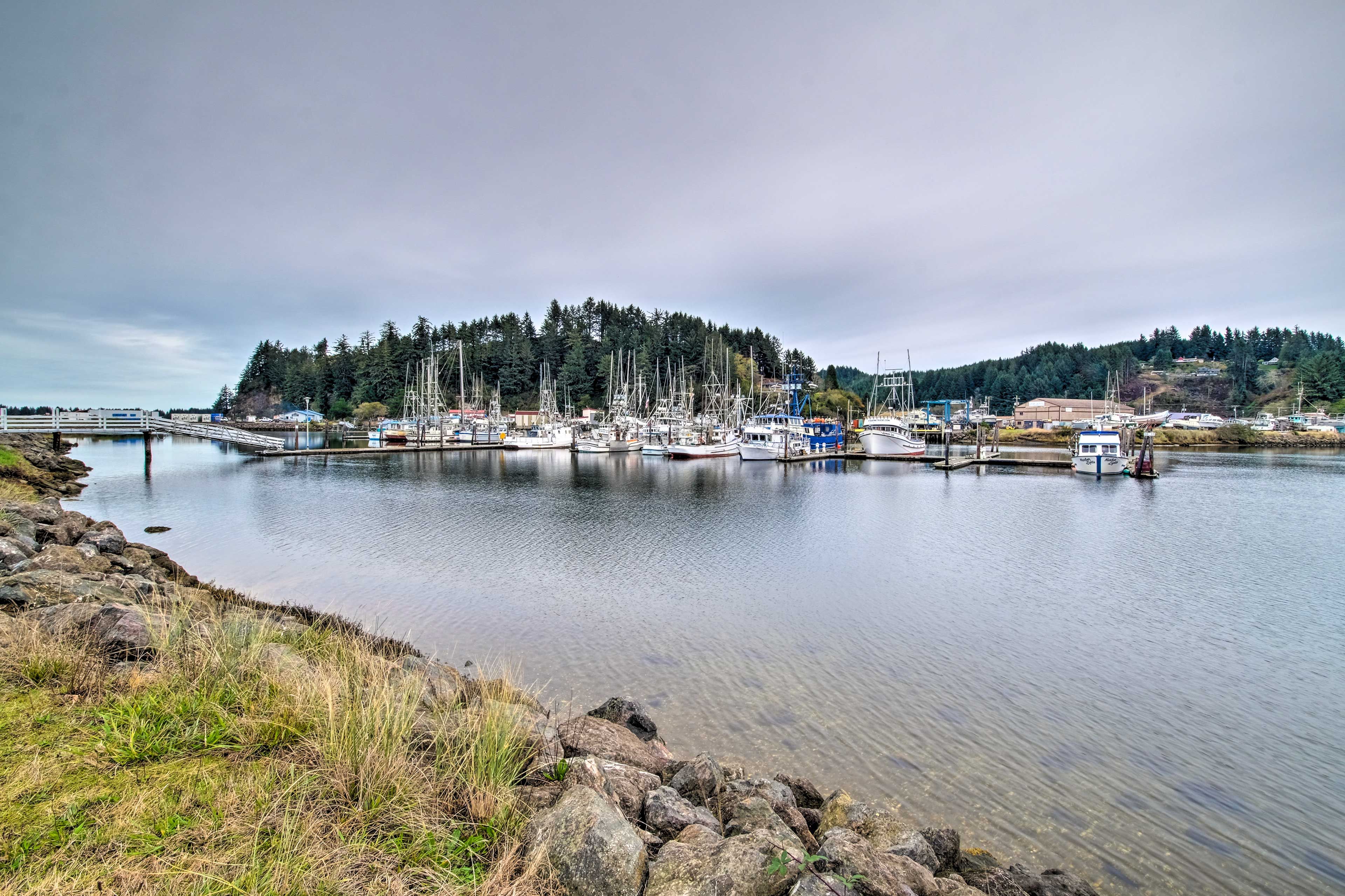 Nearby Marina (Walking Distance)